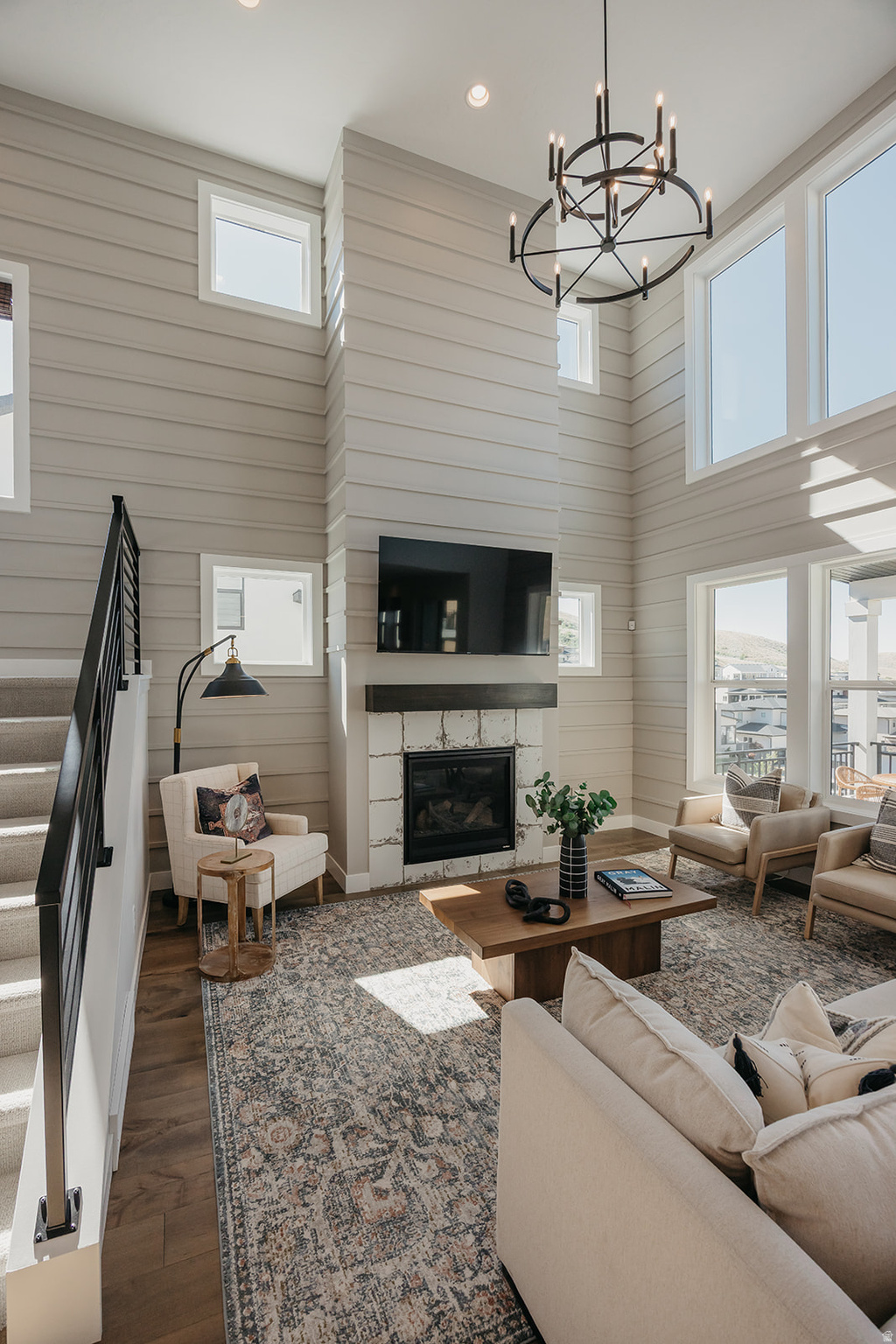 CANYON POINT - Residential