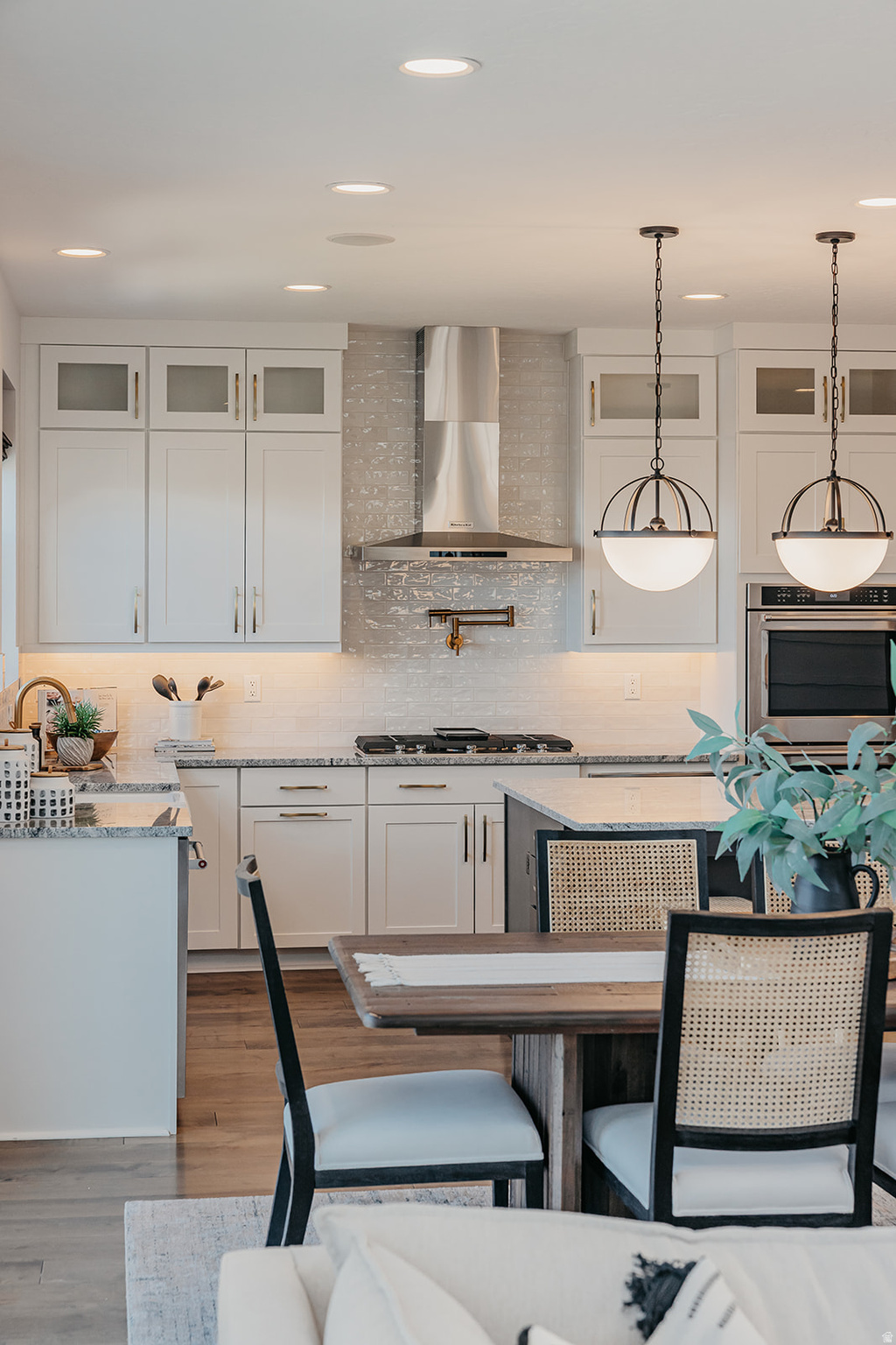 CANYON POINT - Residential