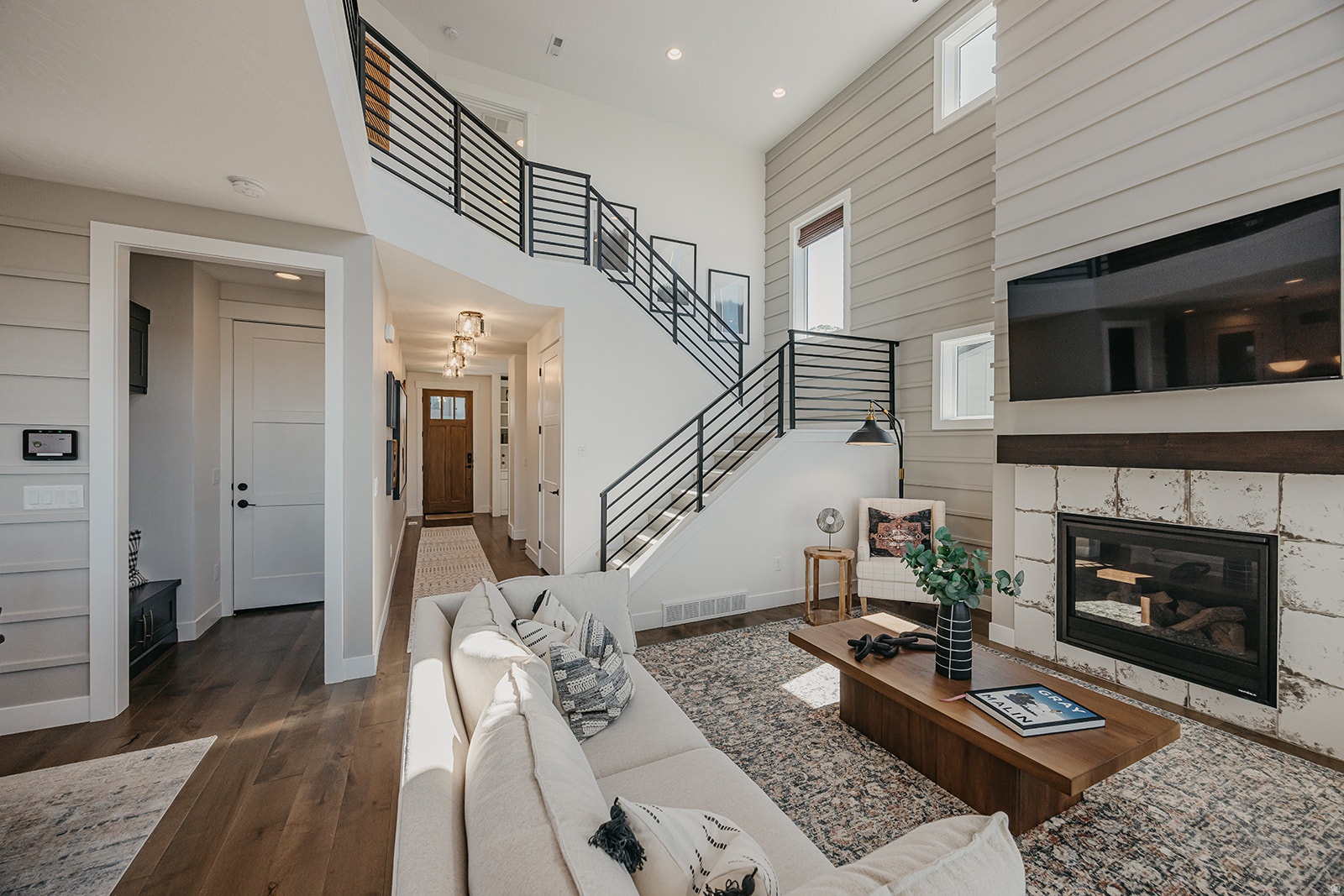 CANYON POINT - Residential