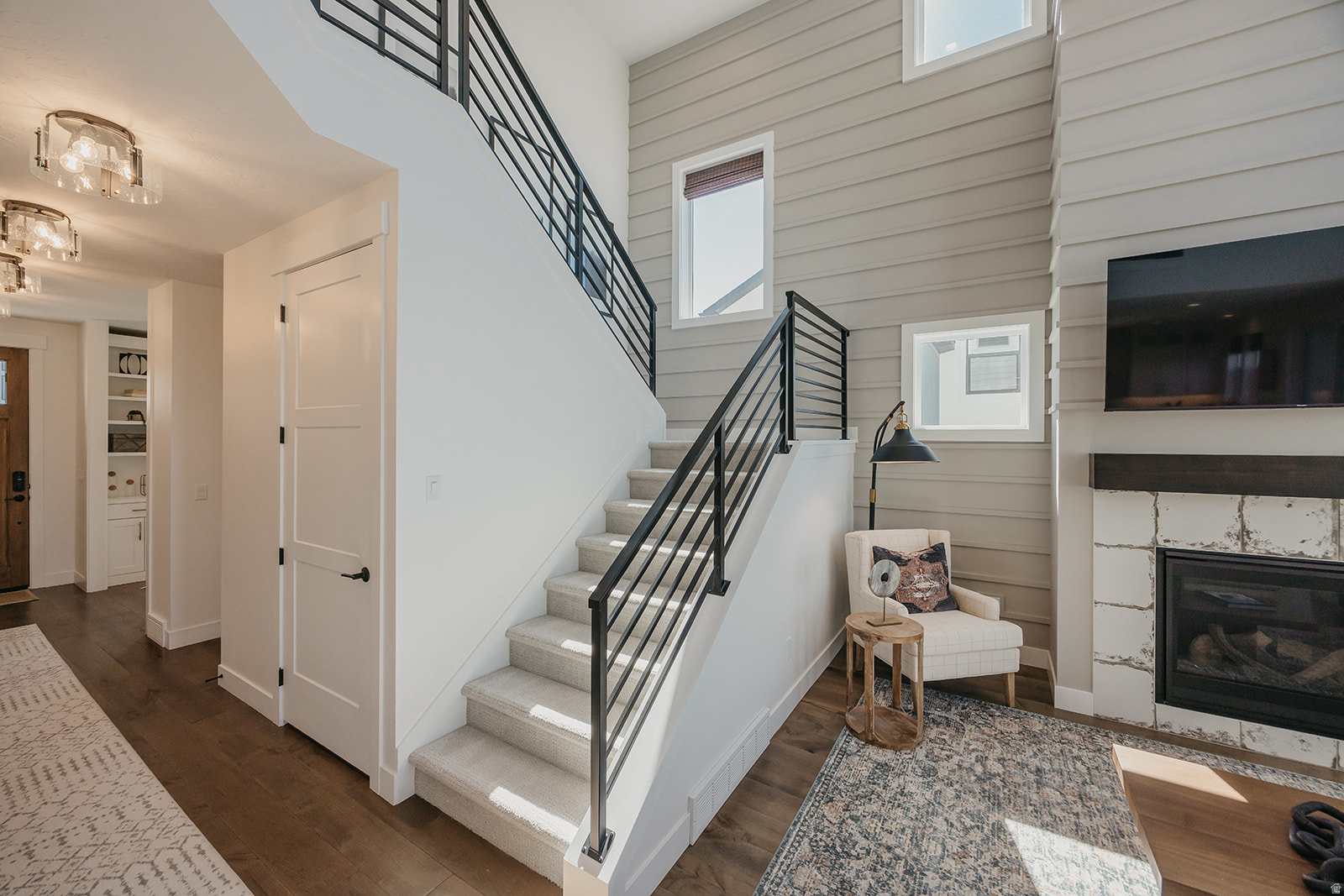 CANYON POINT - Residential