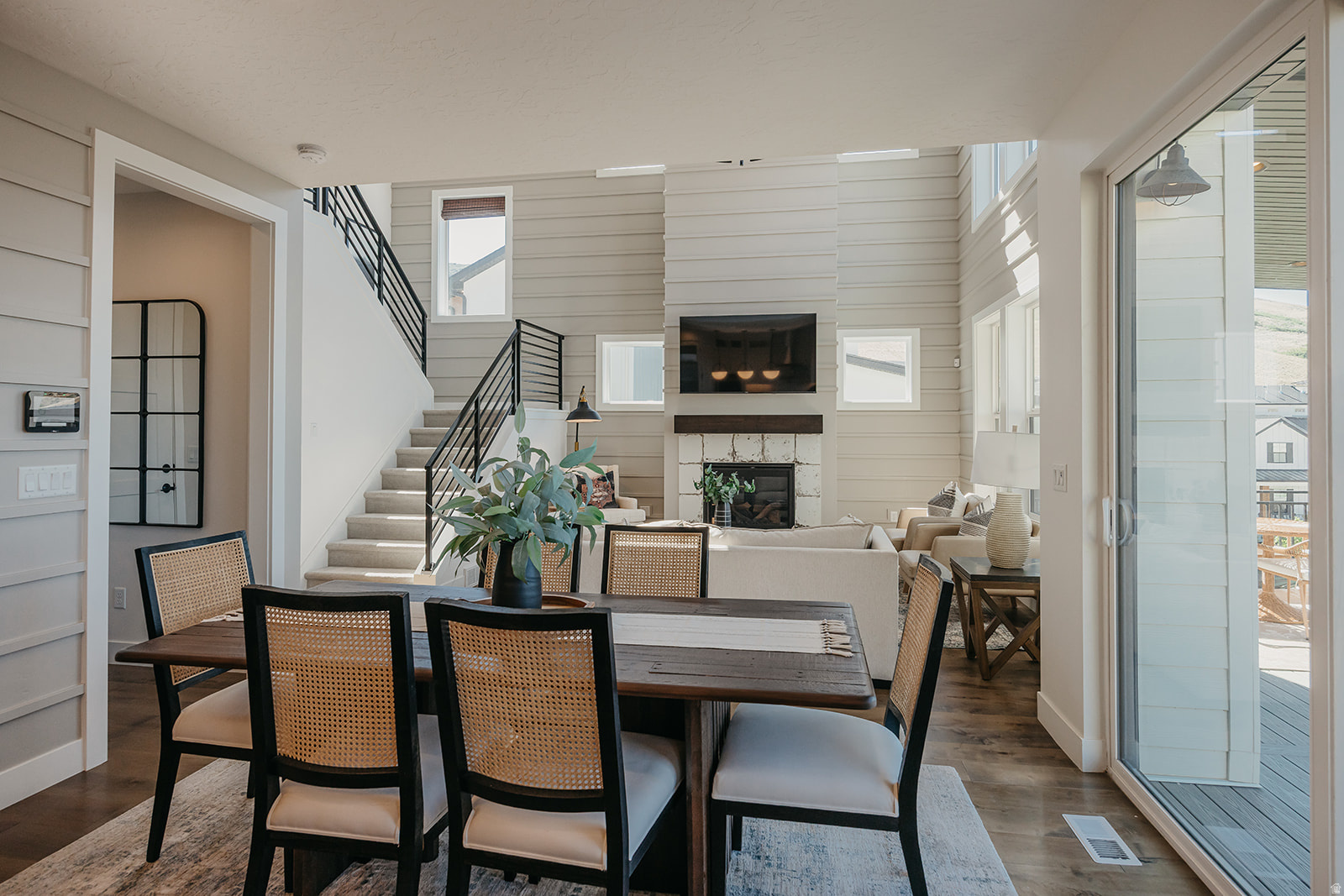 CANYON POINT - Residential