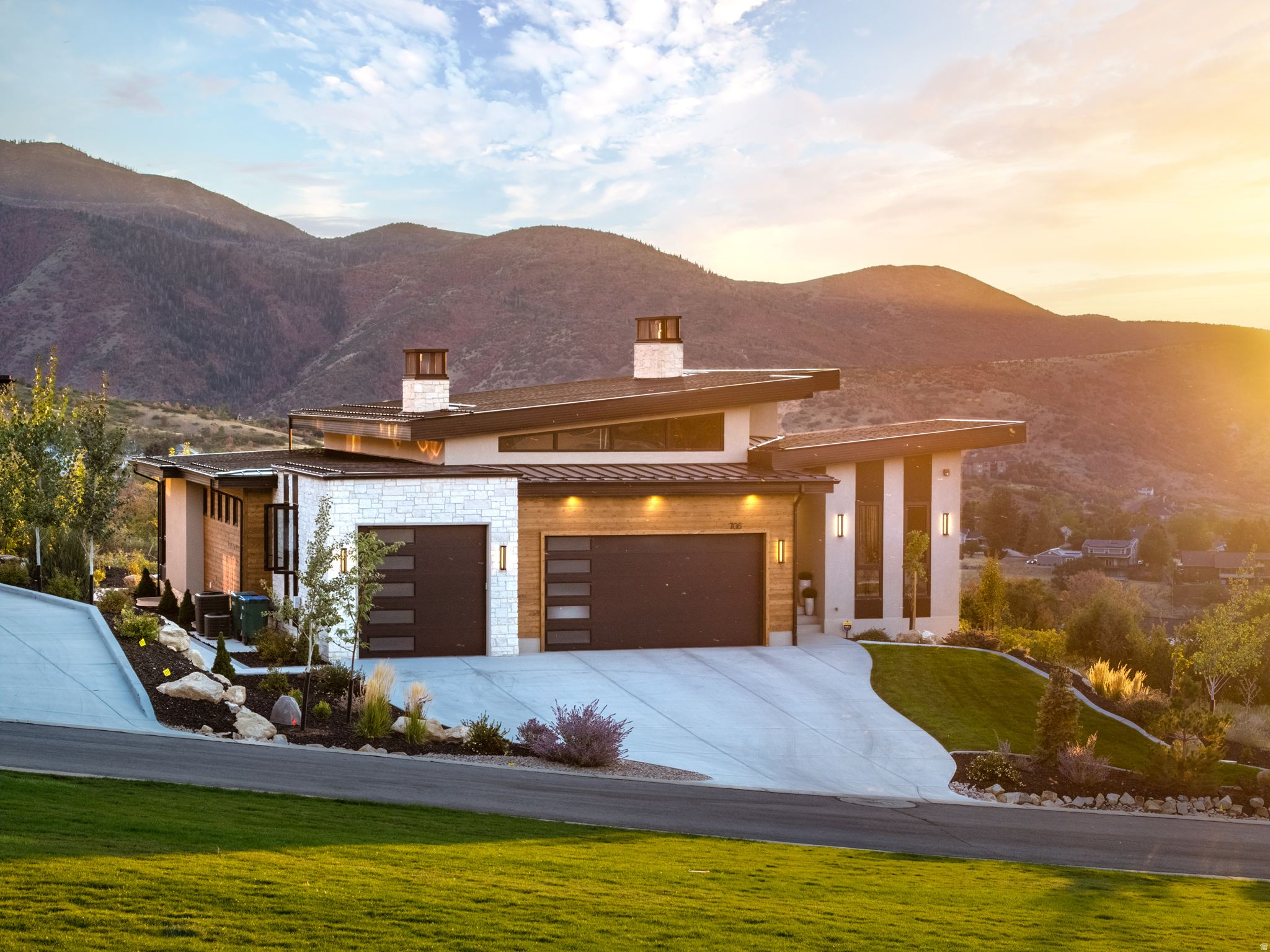 SUMMIT CREEK - Residential