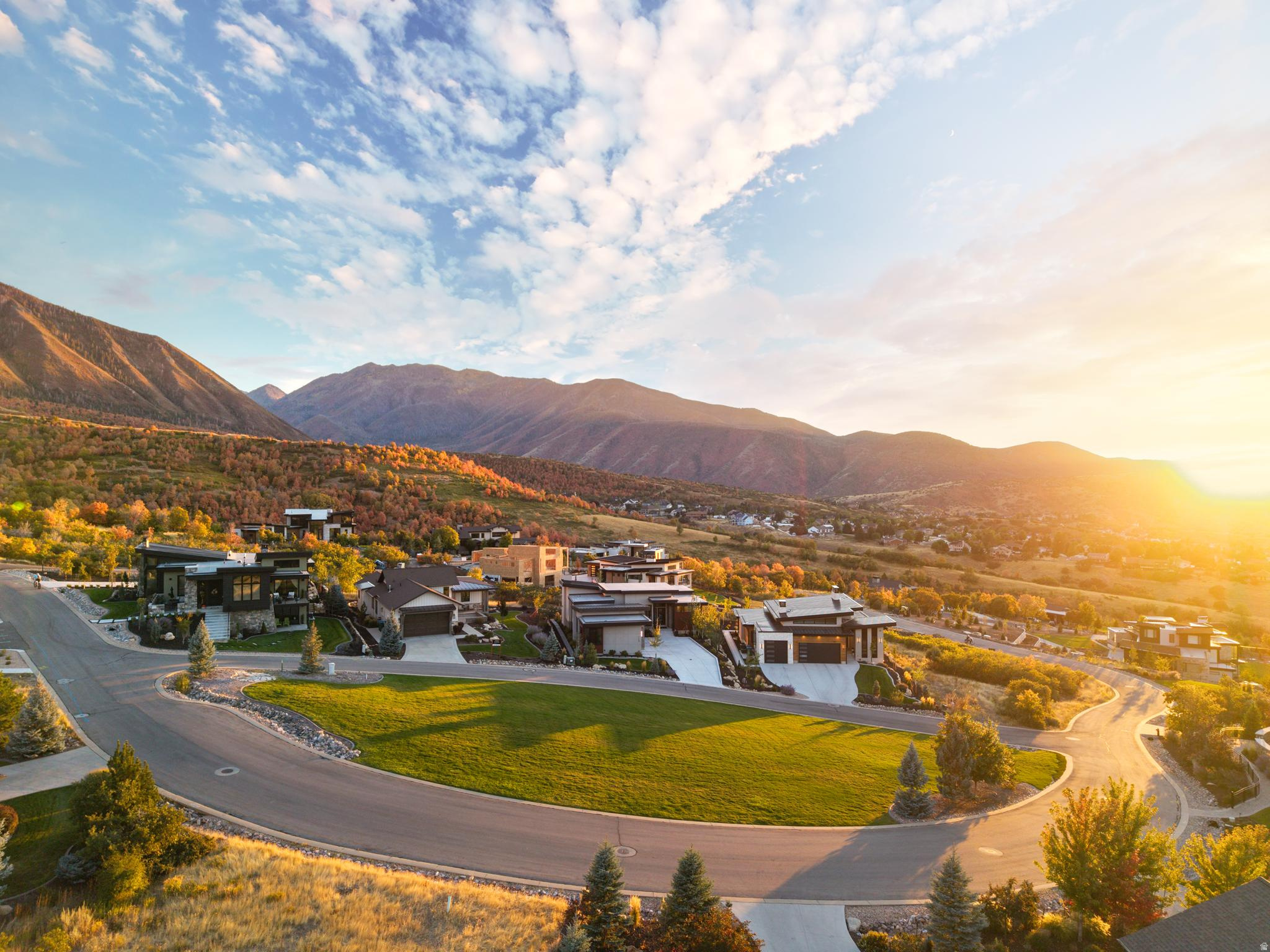 SUMMIT CREEK - Residential