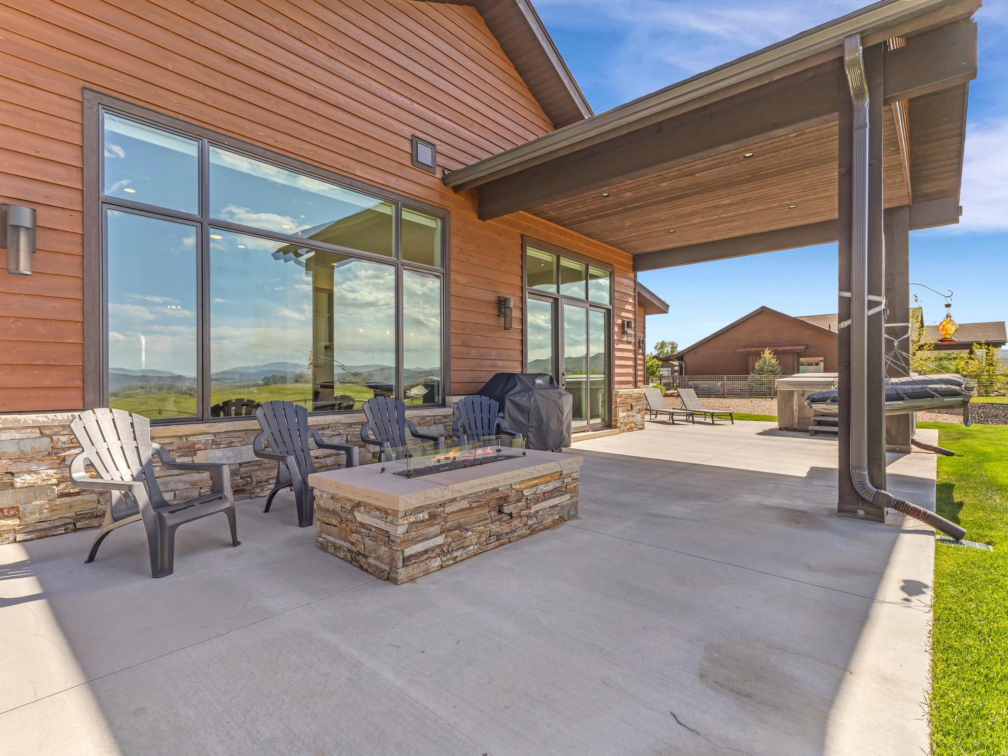 HIGH STAR RANCH - Residential