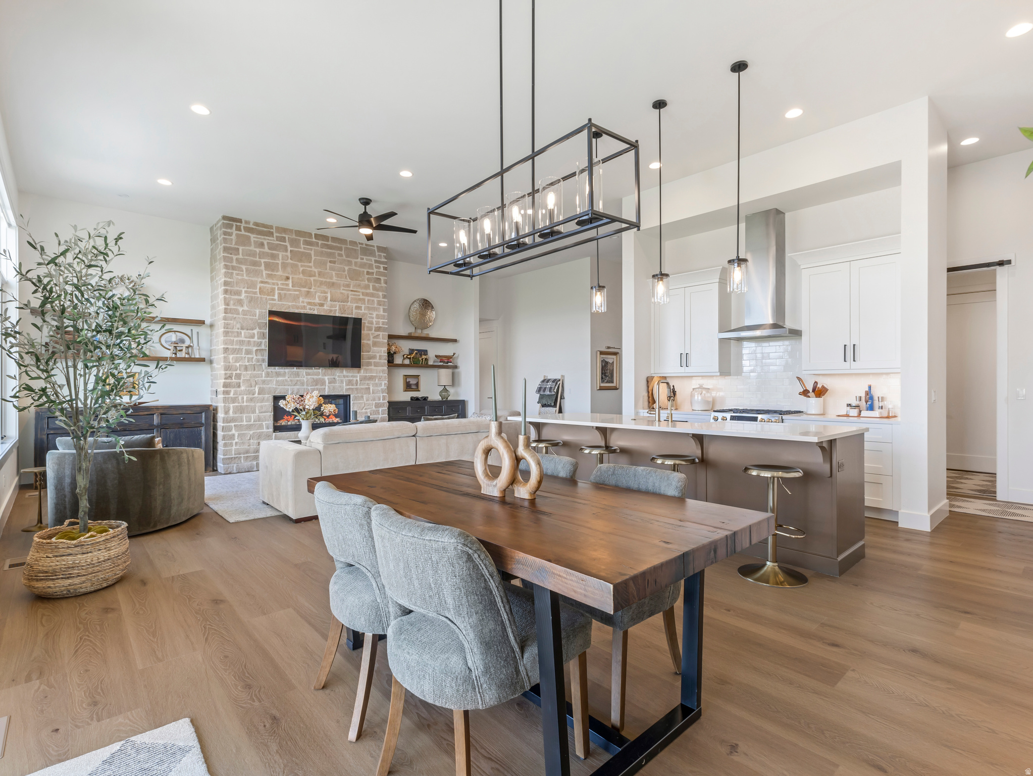 HIGH STAR RANCH - Residential
