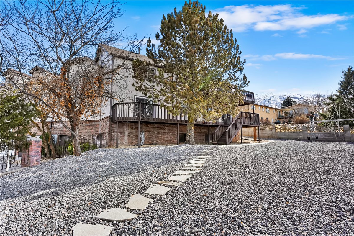 HYLAND TERRACE - Residential