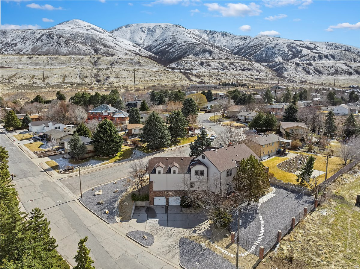 HYLAND TERRACE - Residential