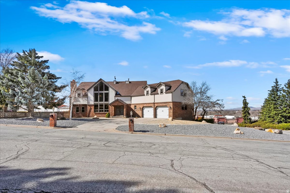 HYLAND TERRACE - Residential