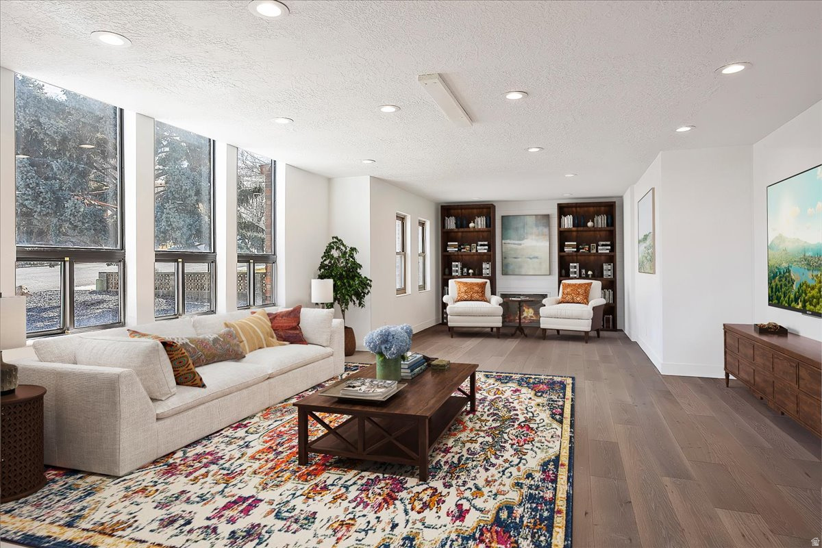 HYLAND TERRACE - Residential