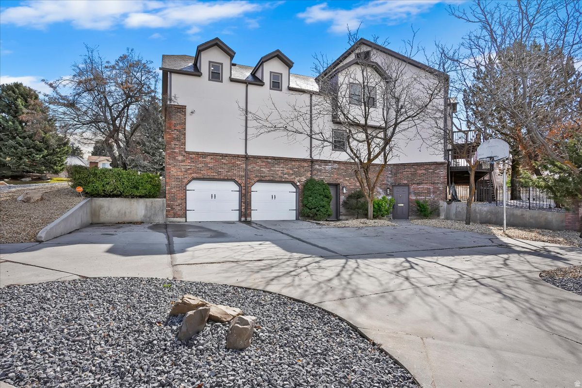 HYLAND TERRACE - Residential