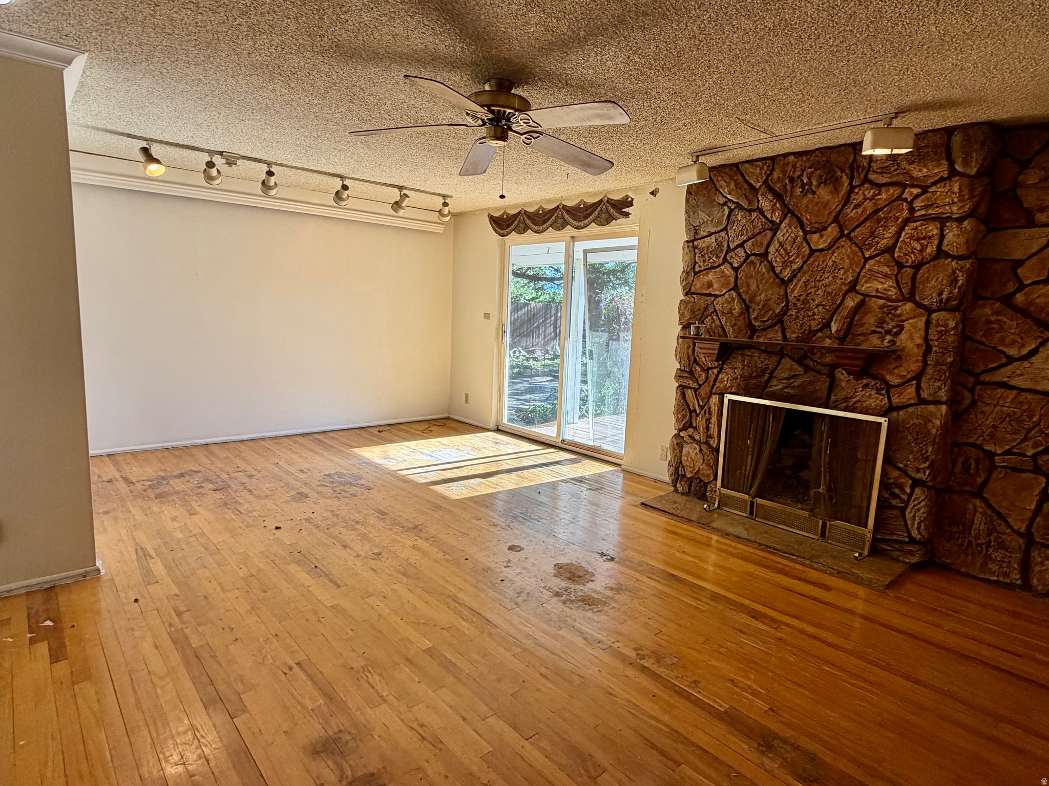 MEADOWBROOK VALLEY - Residential