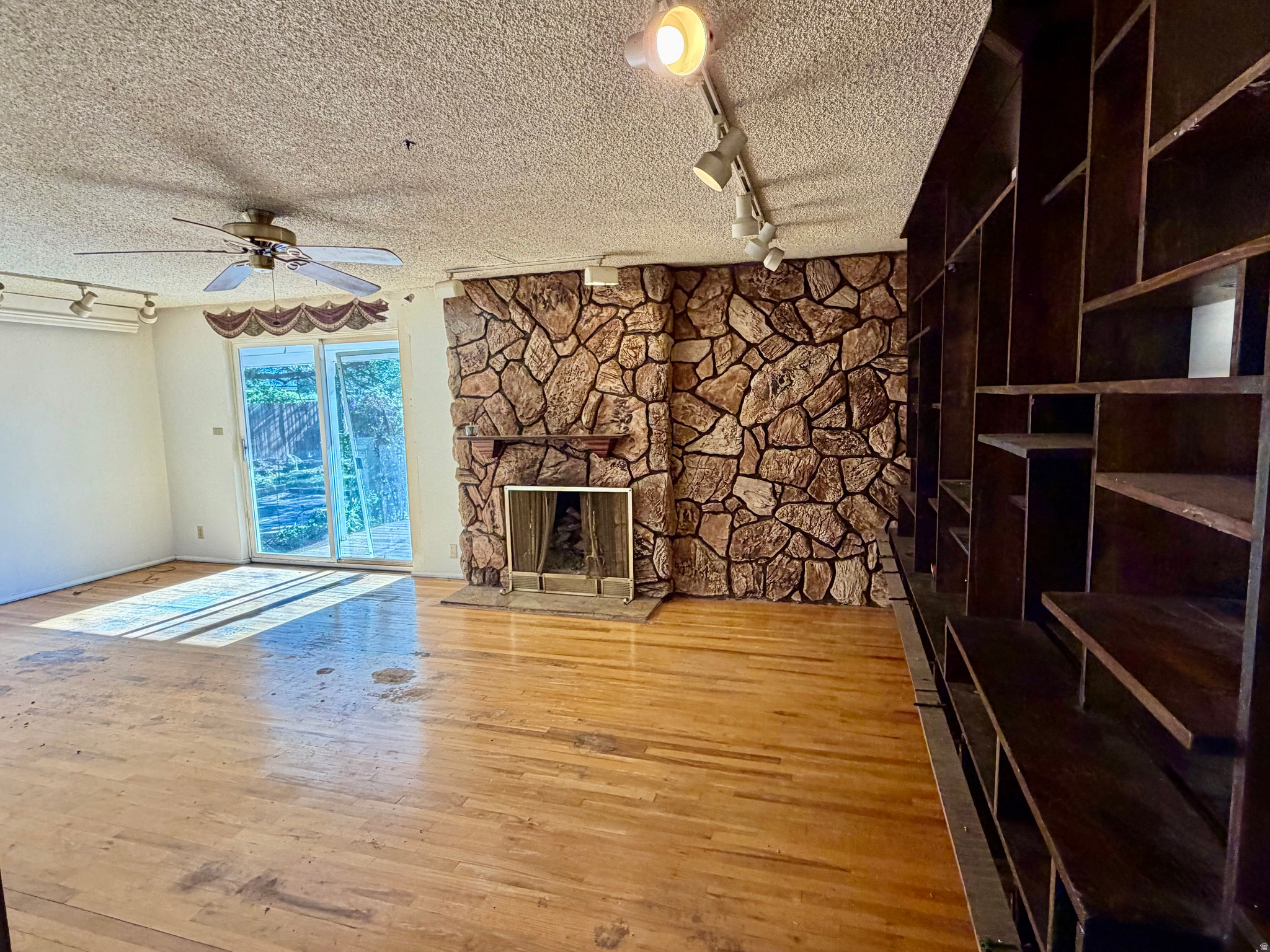 MEADOWBROOK VALLEY - Residential
