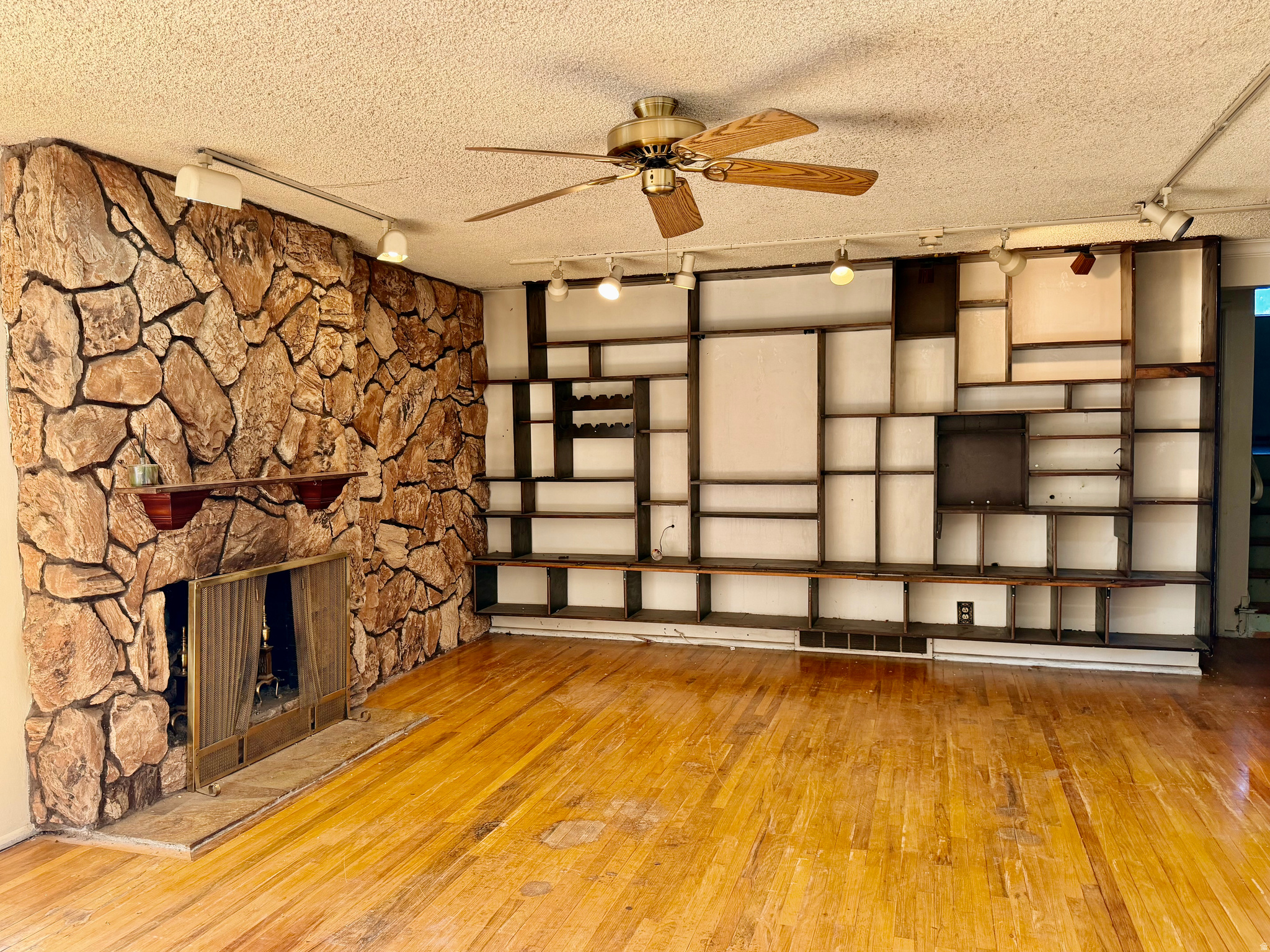 MEADOWBROOK VALLEY - Residential