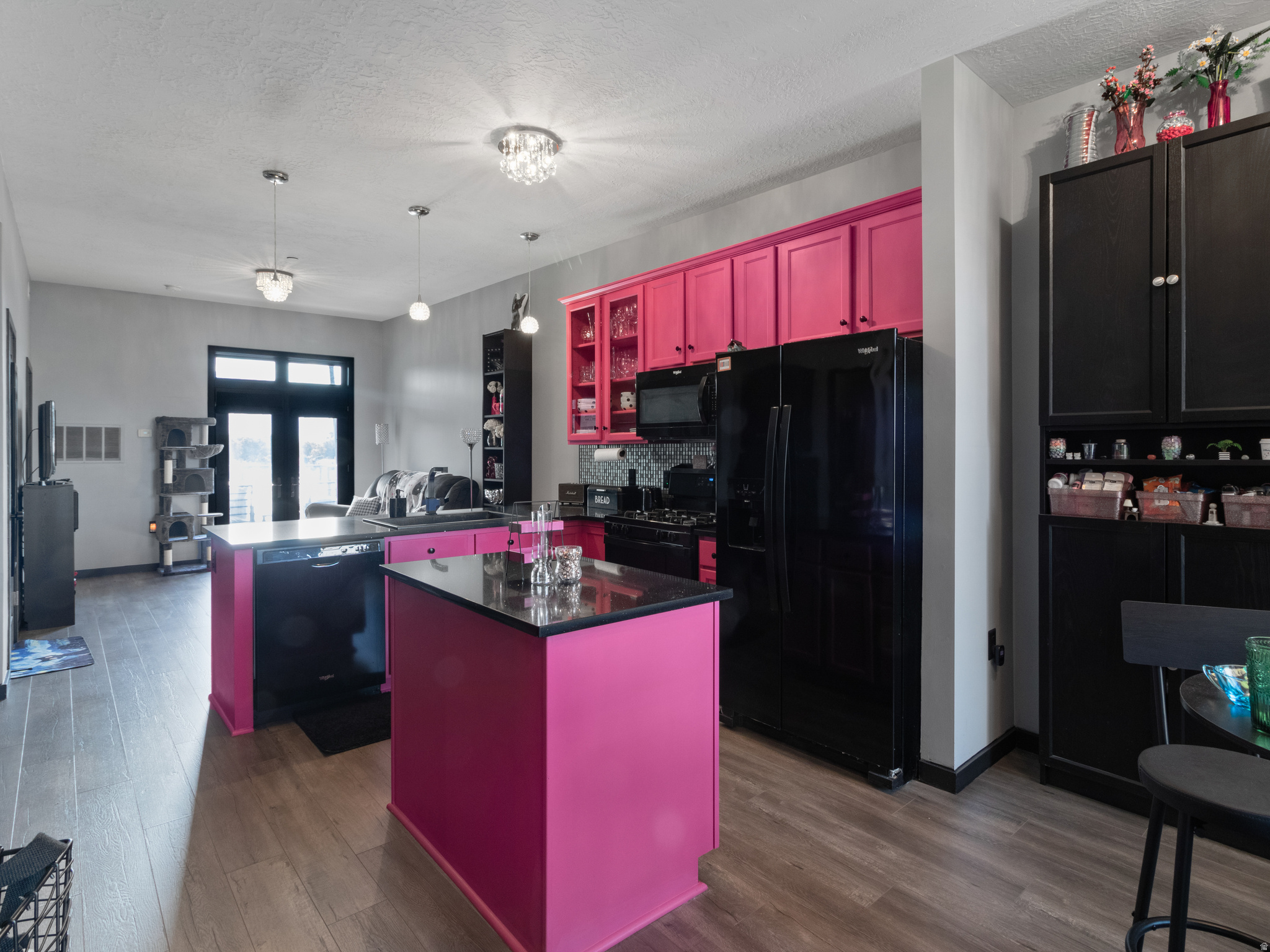 CENTRAL POINTE CONDOS - Residential