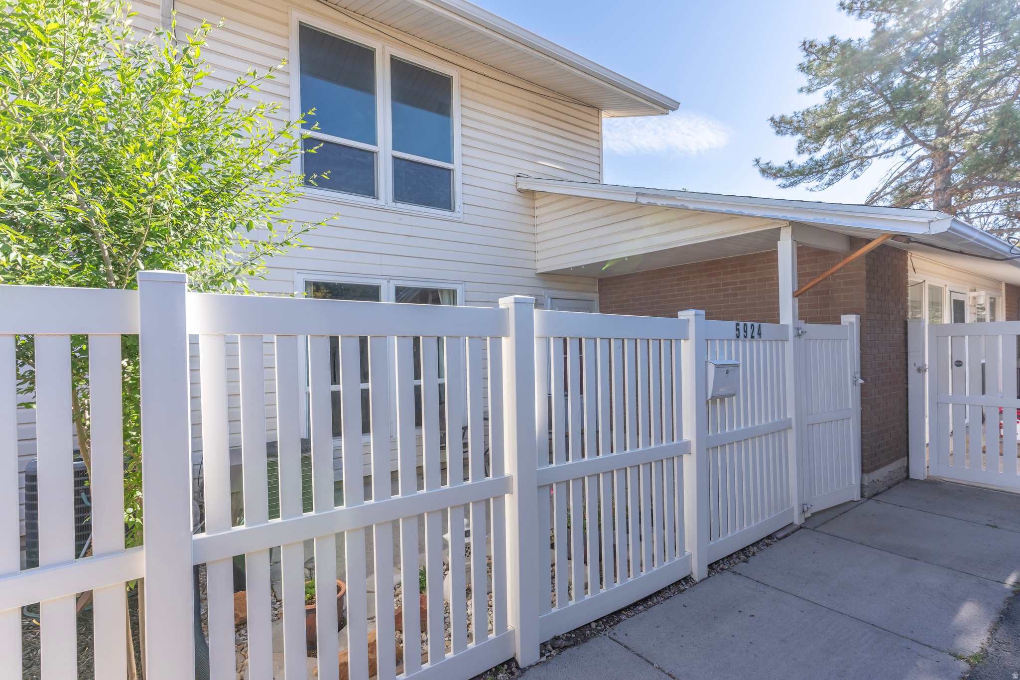Move-in ready townhome with updates throughout in a convenient central location. This 2-story mid-row unit features fresh paint, updated lighting, new ceiling fans, added attic insulation, updated bathroom shower/tub, custom oak window ledges, and refreshed front patio landscaping. Bright living spaces, spacious bedrooms, covered parking, private storage, fiber internet, and access to community amenities including a pool and clubhouse make this home a great opportunity for comfortable, low-maintenance living. Conveniently located near shopping, dining, parks, schools, TRAX, and public transportation. Buyer and buyer's agent to verify all information.