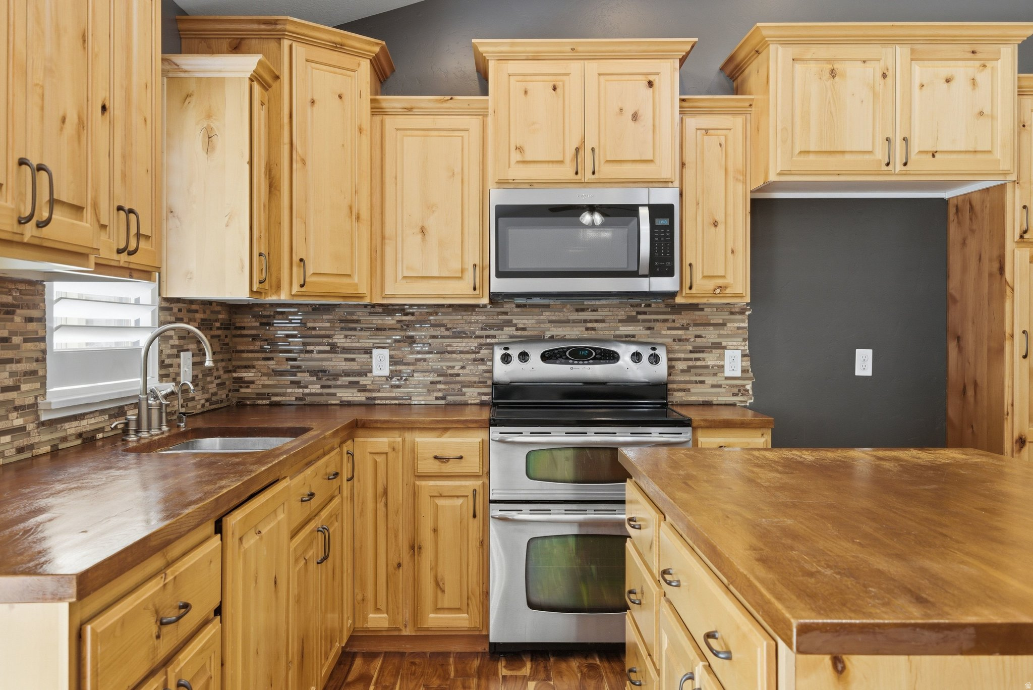 OAK SUMMIT - Residential