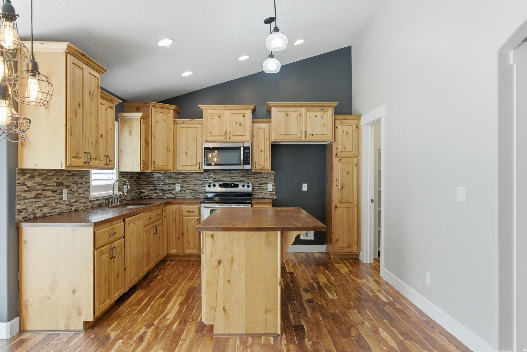 OAK SUMMIT - Residential