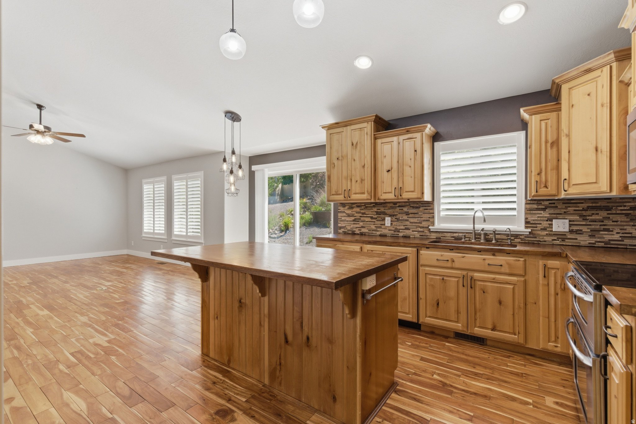 OAK SUMMIT - Residential