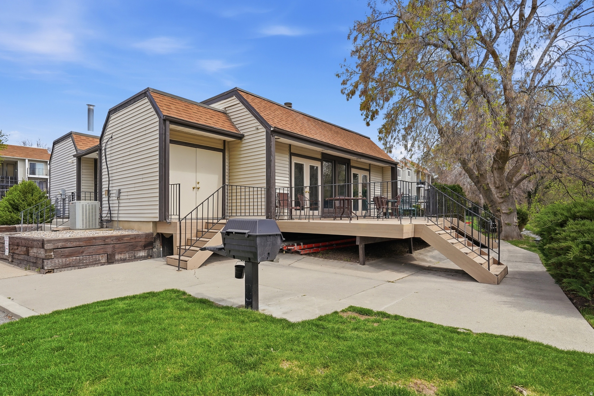 QUAILBROOK EAST - Residential