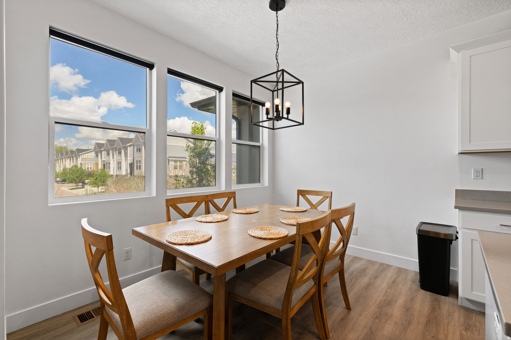 CREEKSIDE - Residential
