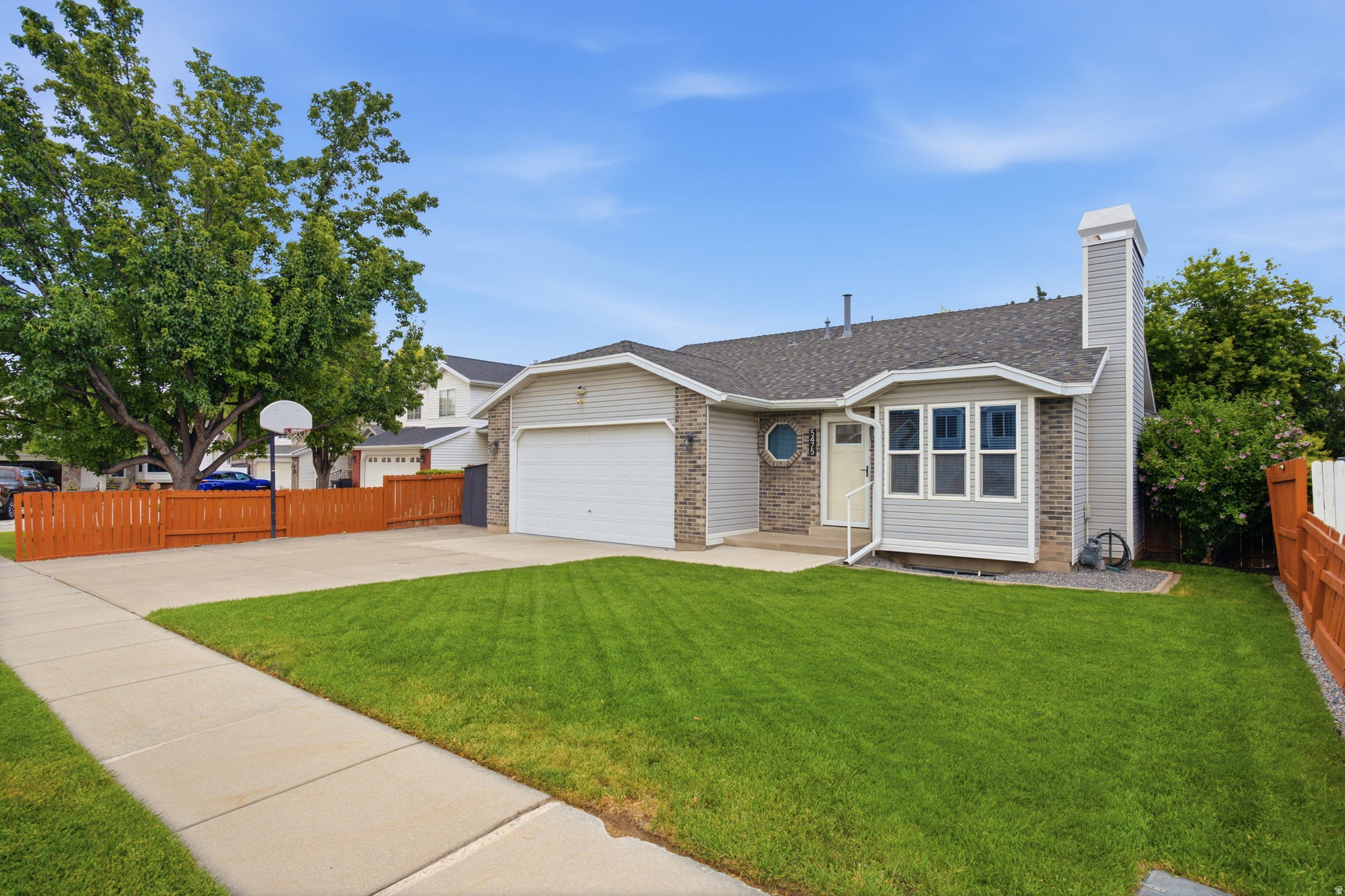 HOMES AT CROSSPOINTE - Residential