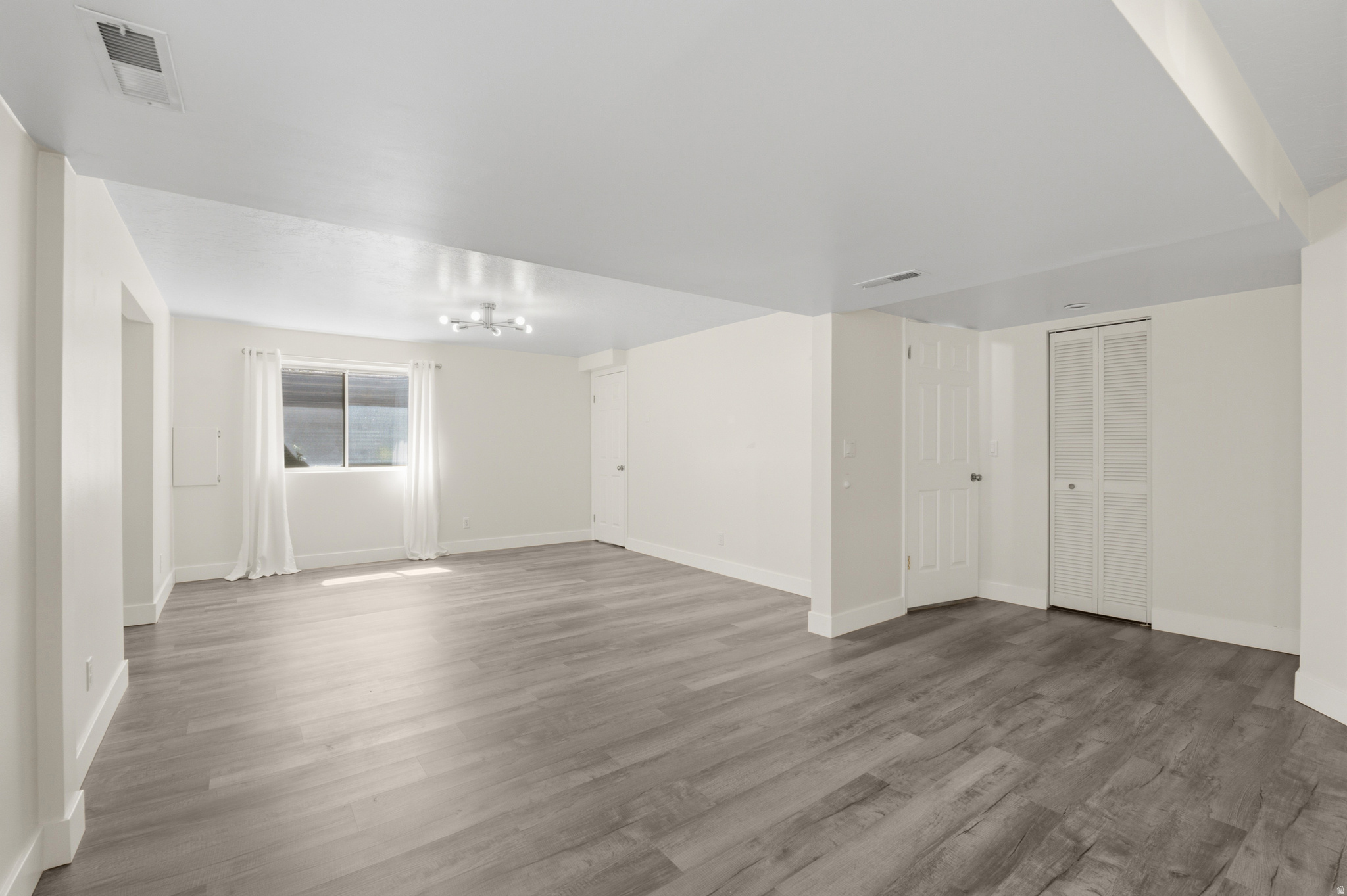 HOMES AT CROSSPOINTE - Residential