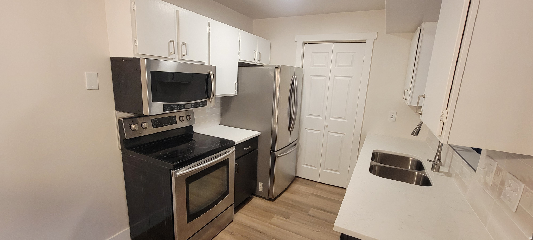COTTONWOODS AT VINE - Residential