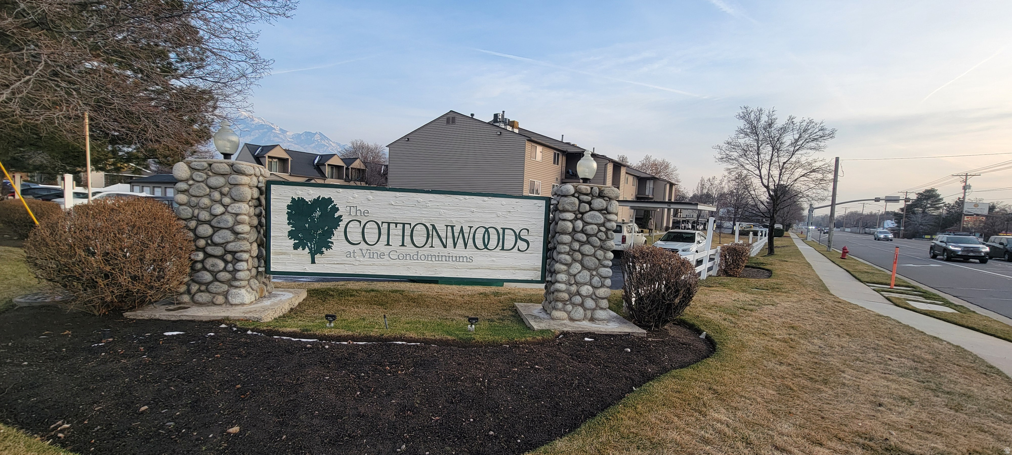 COTTONWOODS AT VINE - Residential
