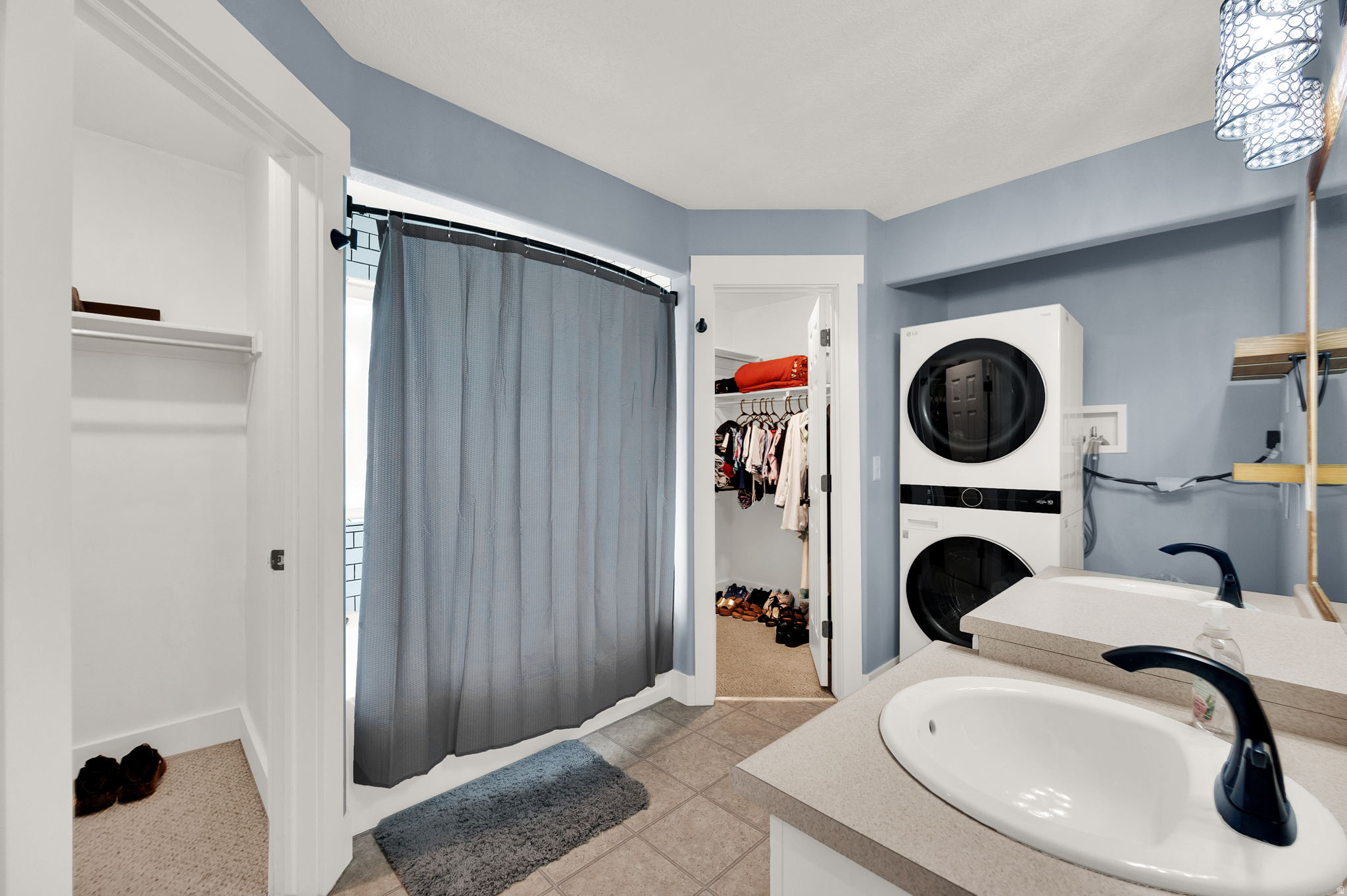 HUNTER VILLAGE PHASE - Residential