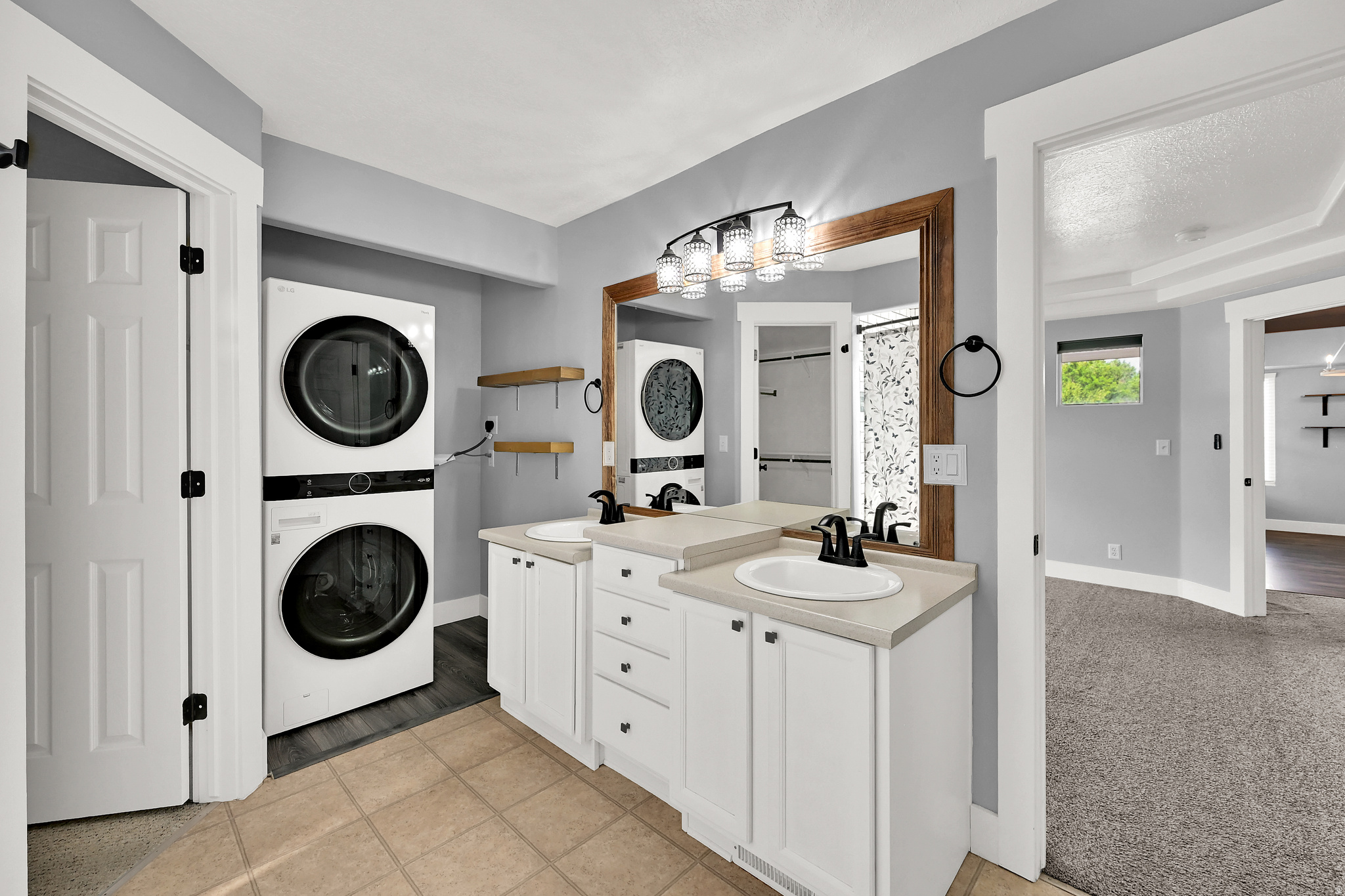 HUNTER VILLAGE PHASE - Residential