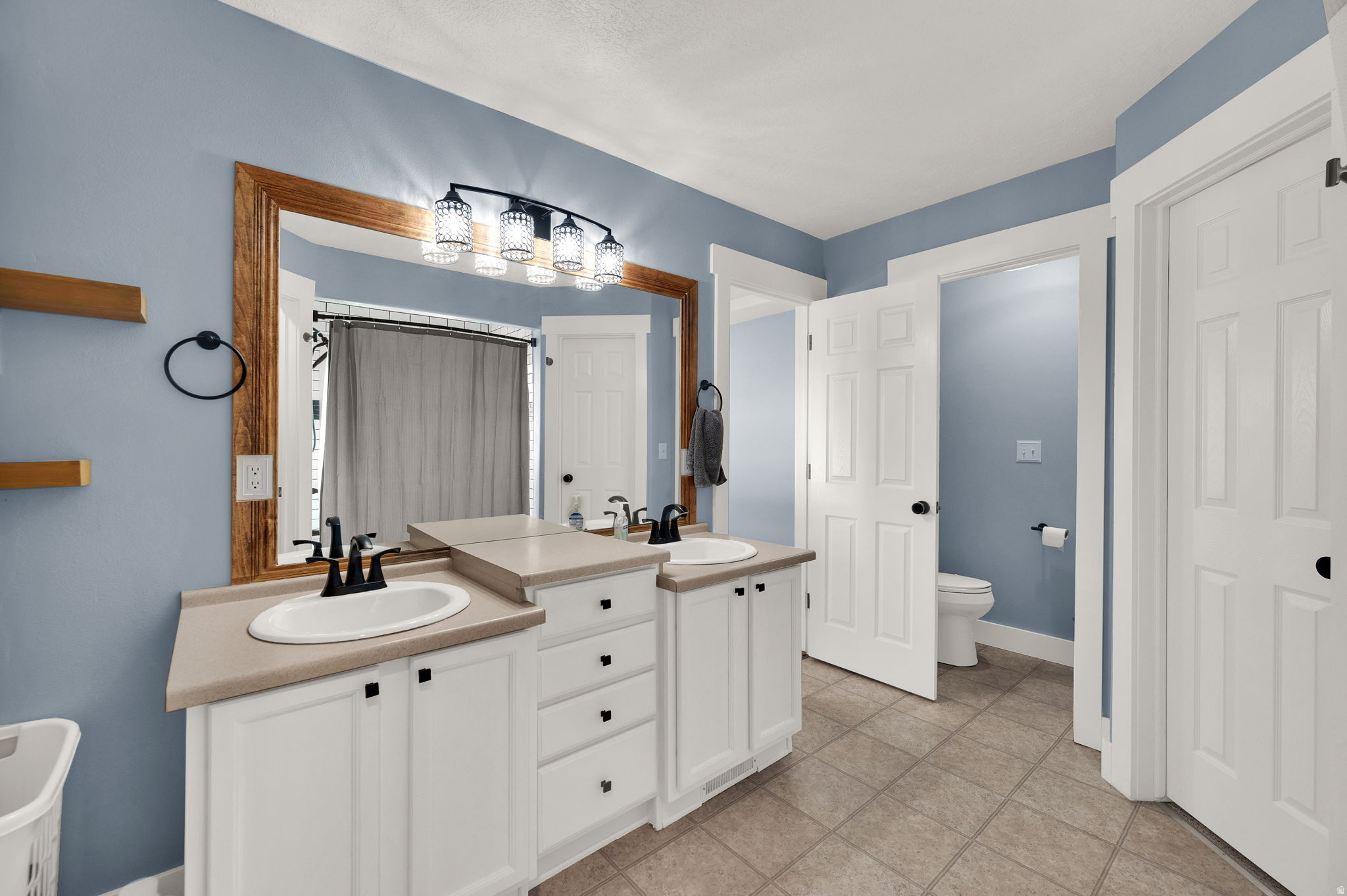 HUNTER VILLAGE PHASE - Residential