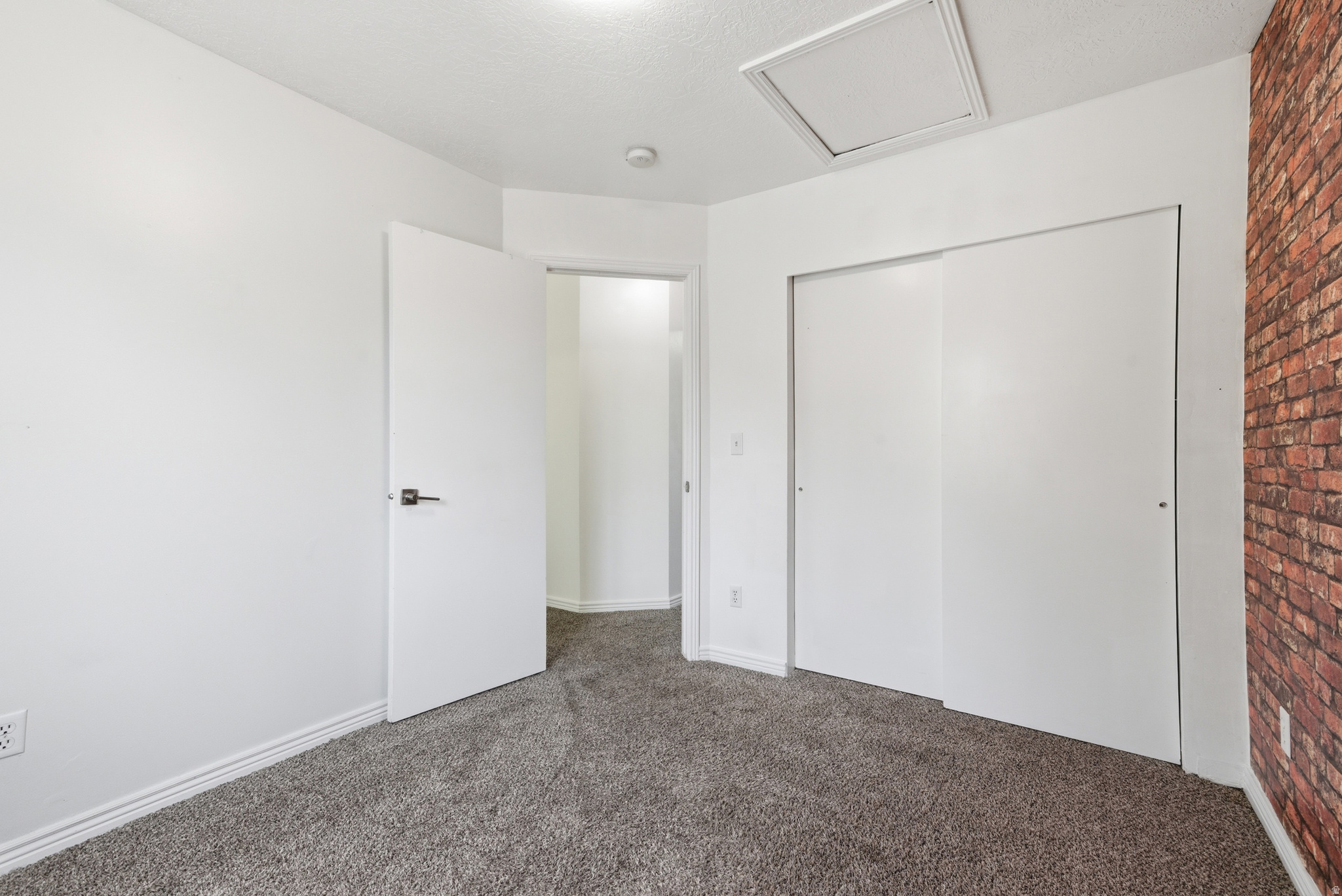 LINCOLN COURT - Residential