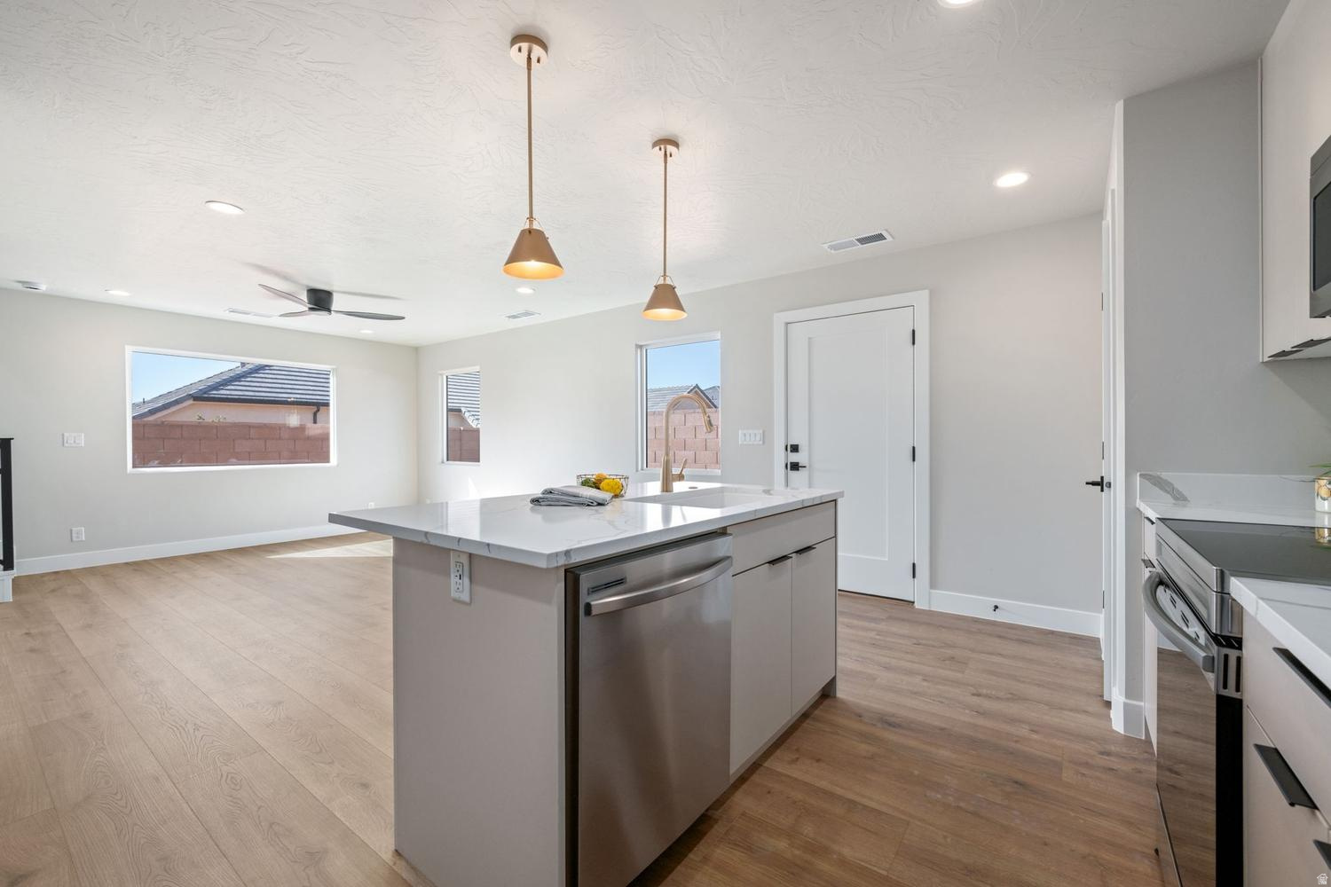 LAKESIDE STUCKI FARMS - Residential
