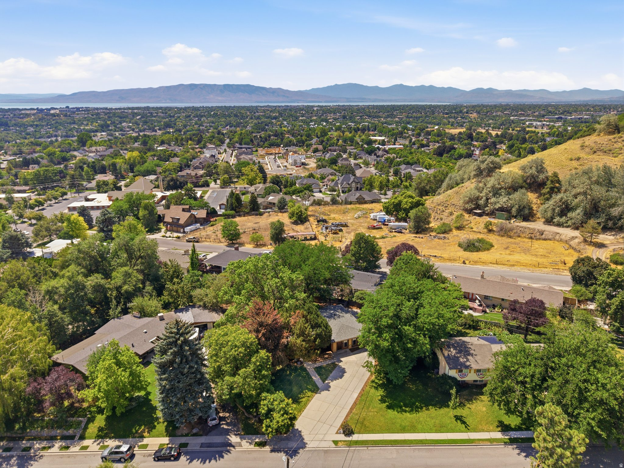 SCENIC CIRCLE - Residential