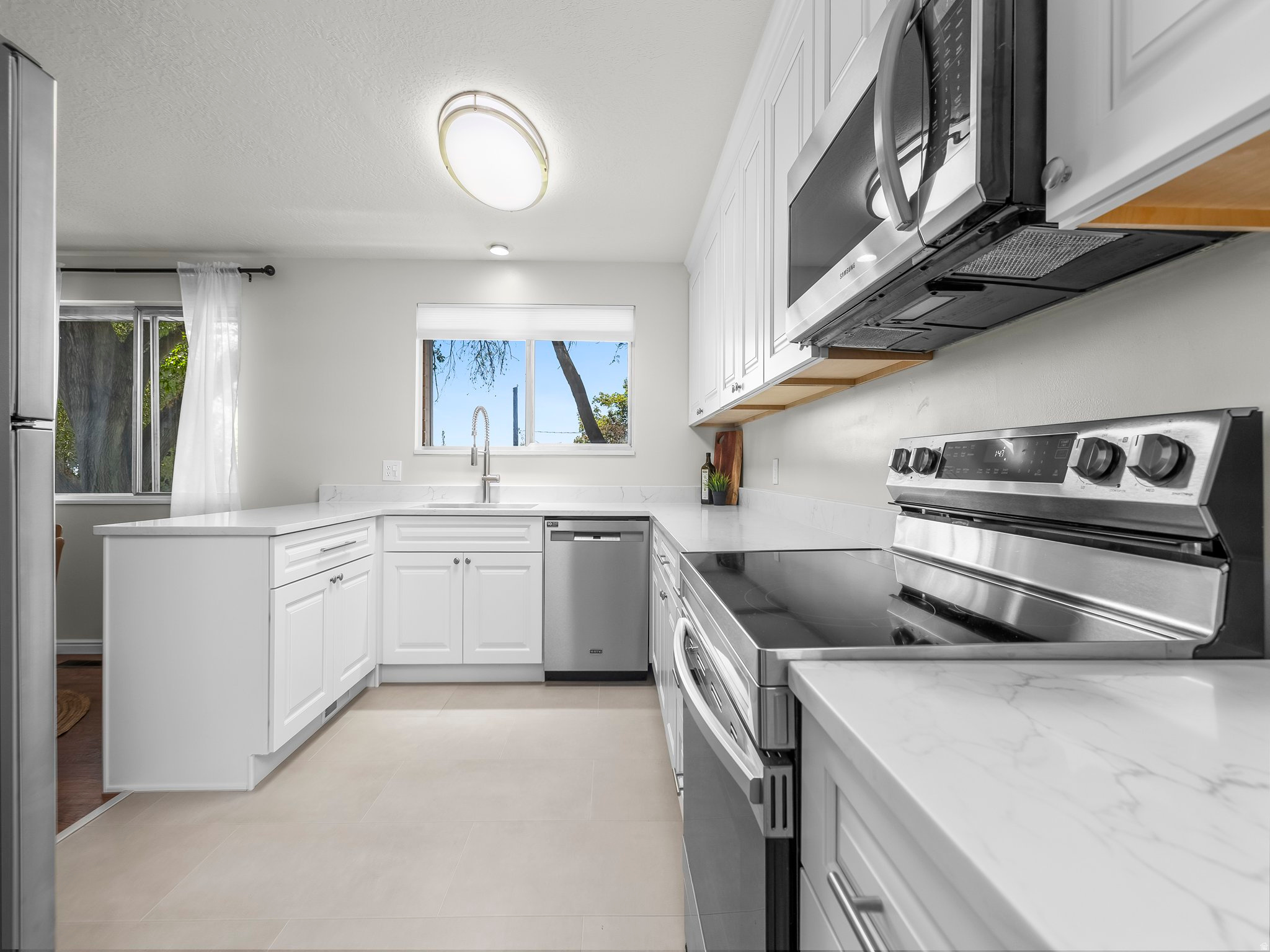 SCENIC CIRCLE - Residential