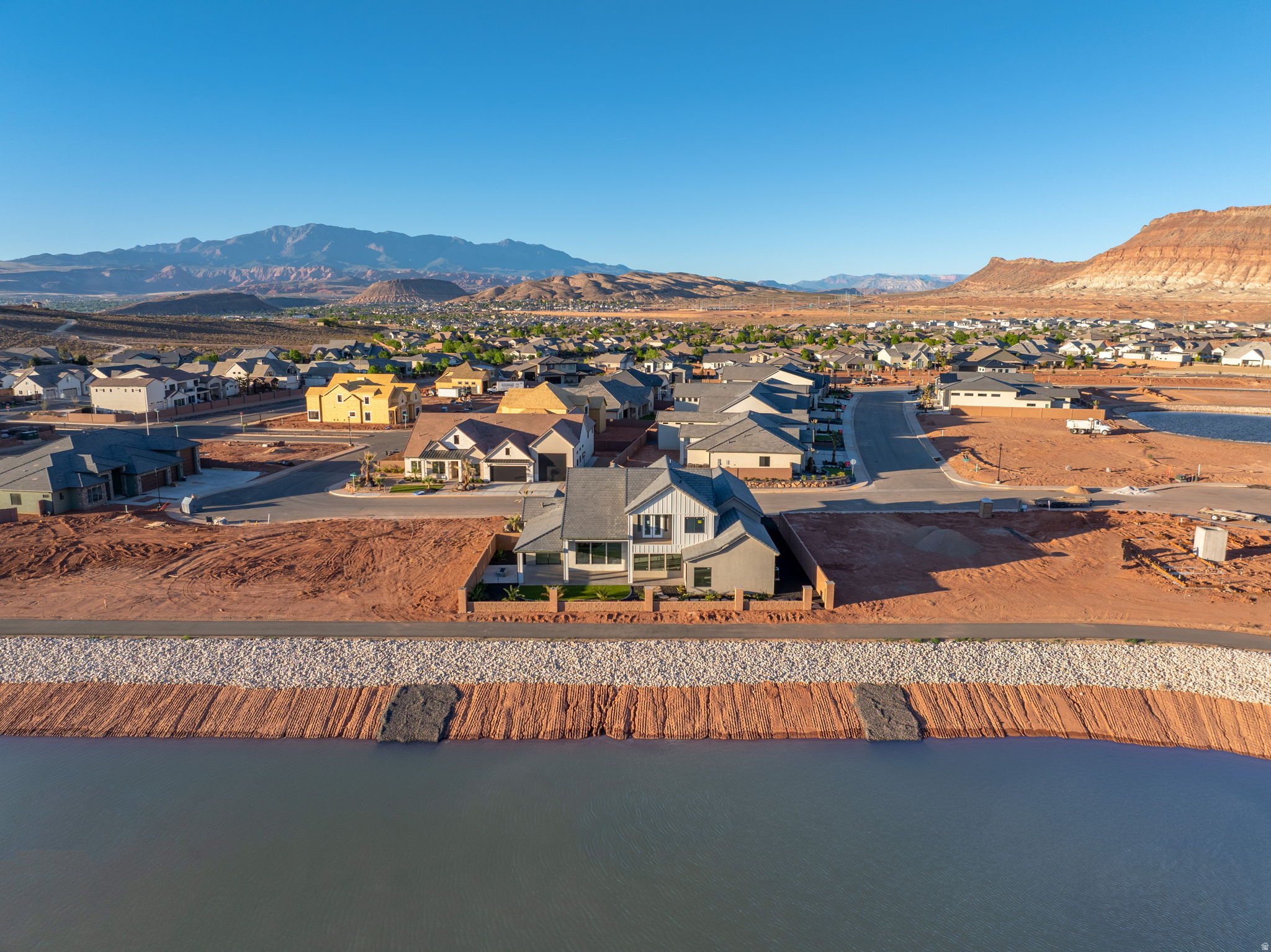 LAKESIDE STUCKI FARMS - Residential