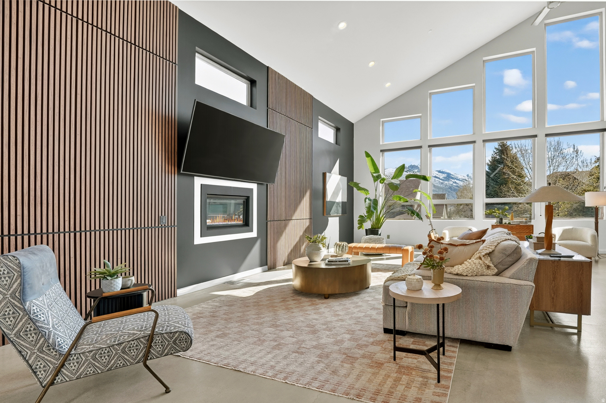 SUNCREST-THE POINTE - Residential