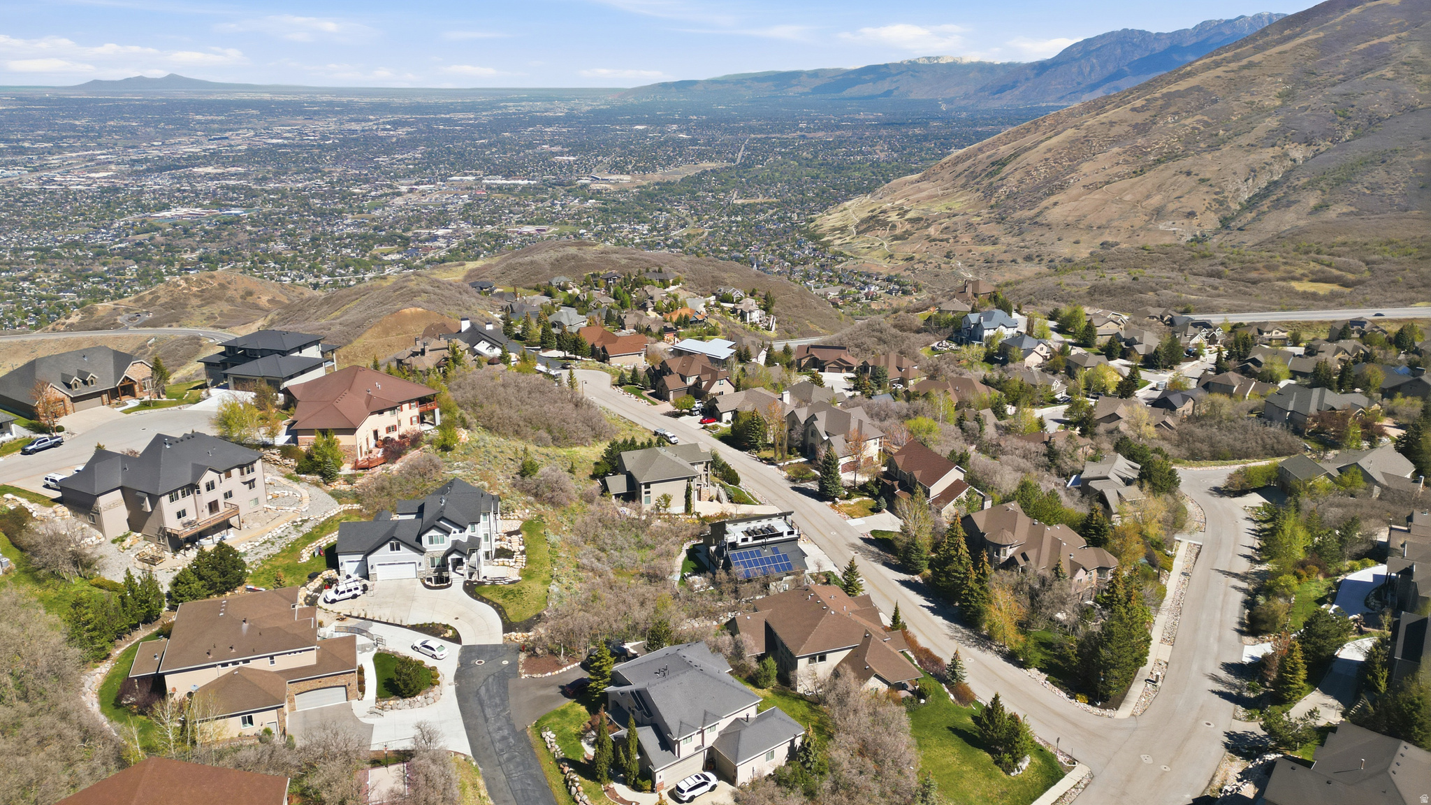 SUNCREST-THE POINTE - Residential