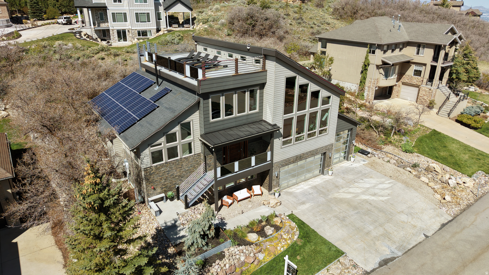 SUNCREST-THE POINTE - Residential