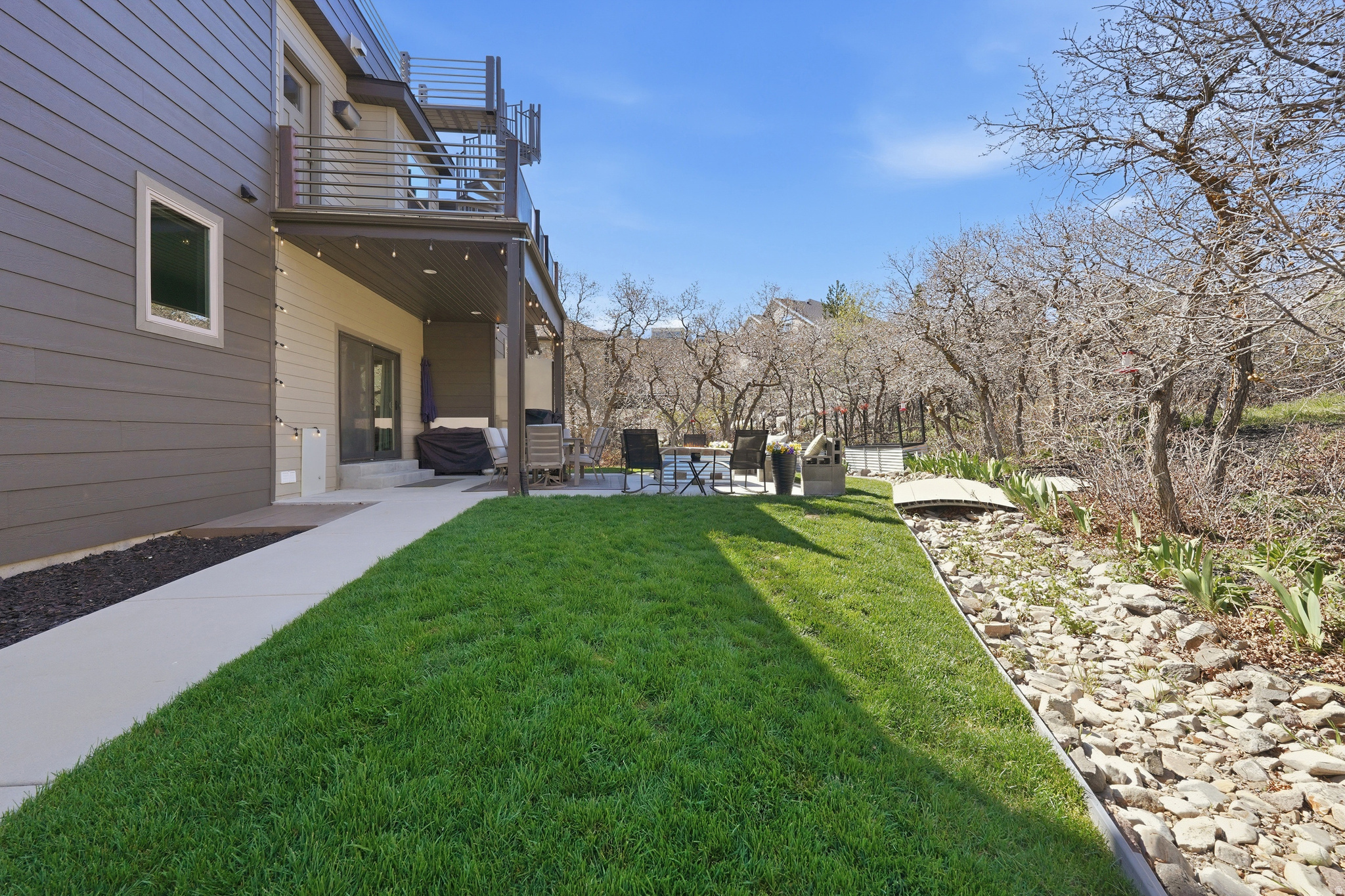 SUNCREST-THE POINTE - Residential