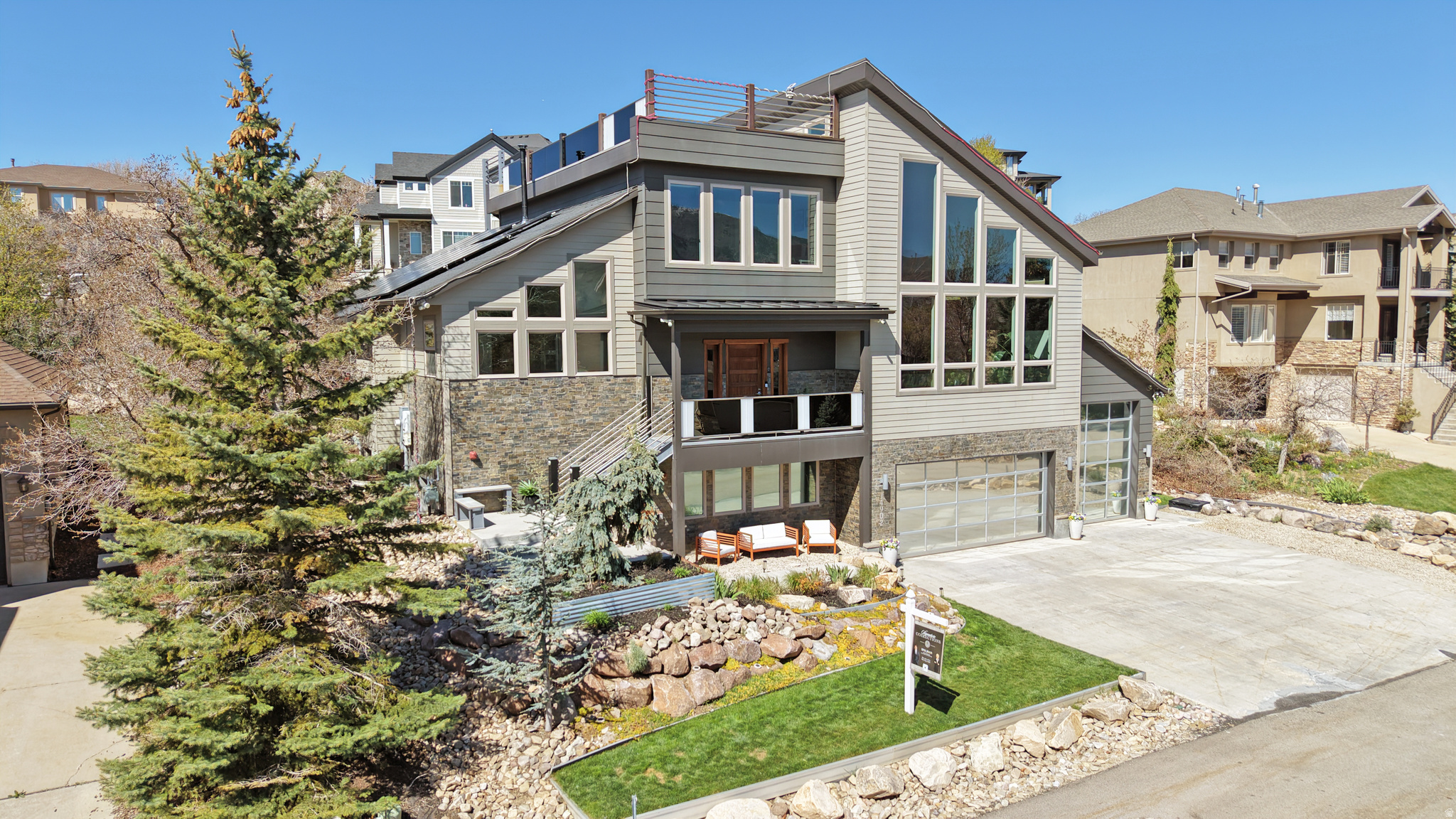 SUNCREST-THE POINTE - Residential