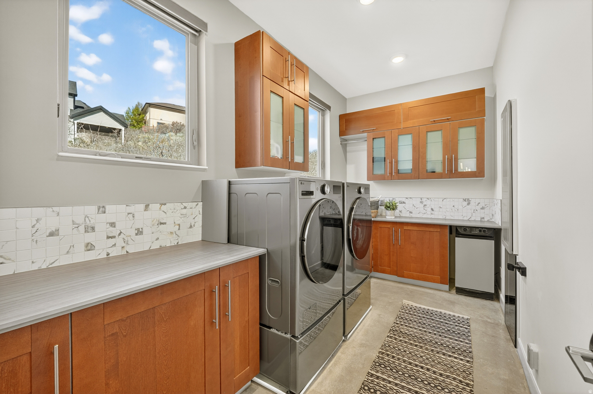 SUNCREST-THE POINTE - Residential