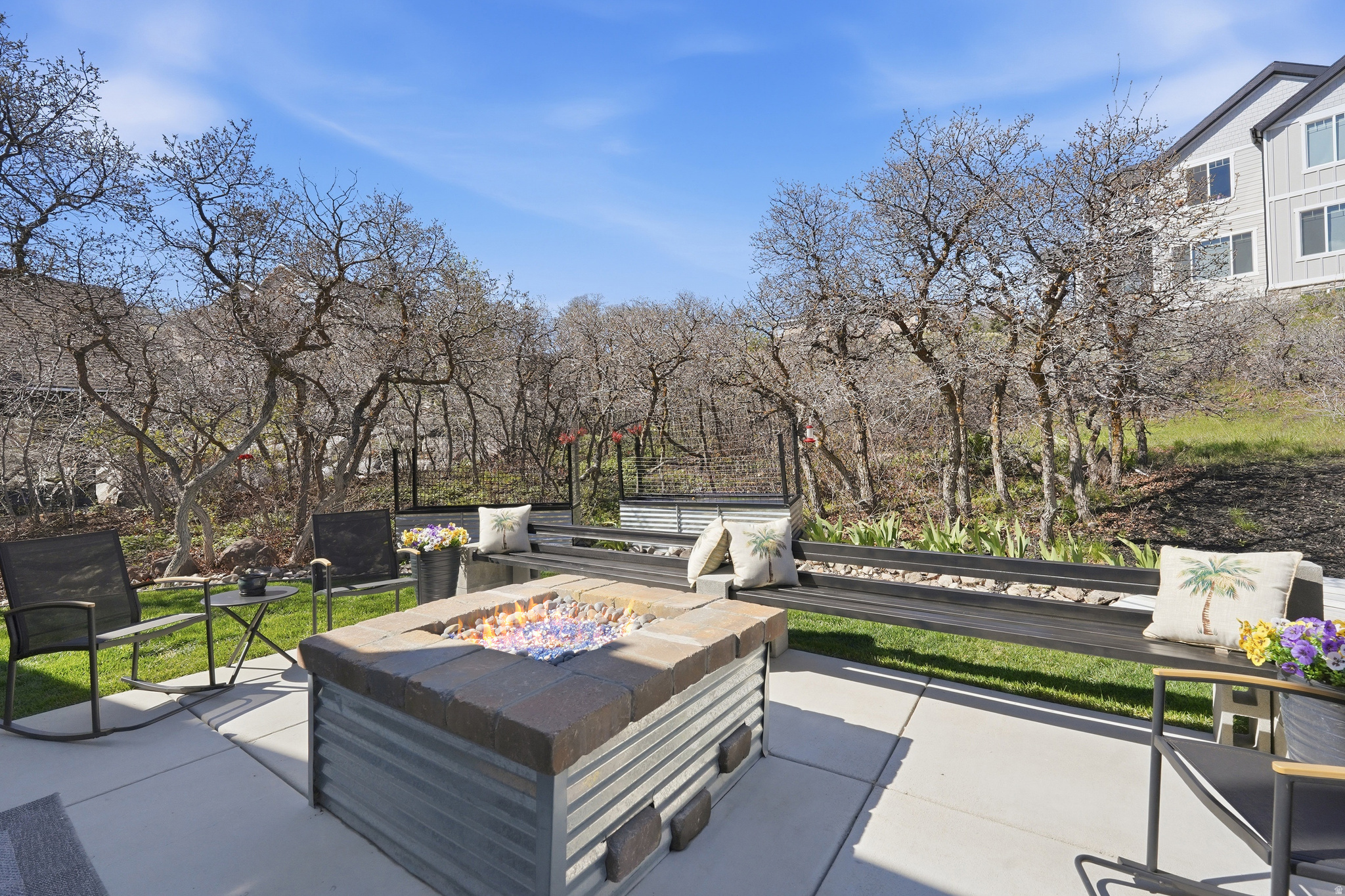 SUNCREST-THE POINTE - Residential