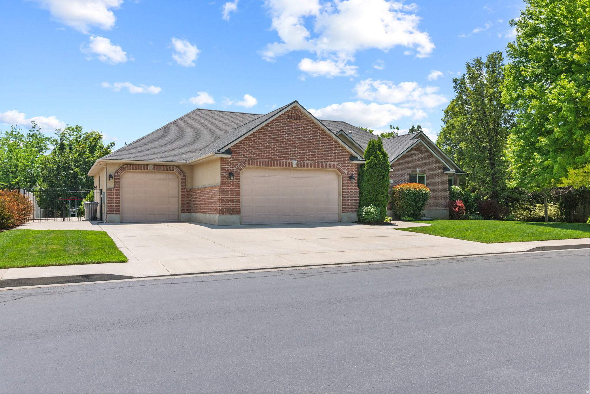 MEADOWS AT NORTHFIELD - Residential