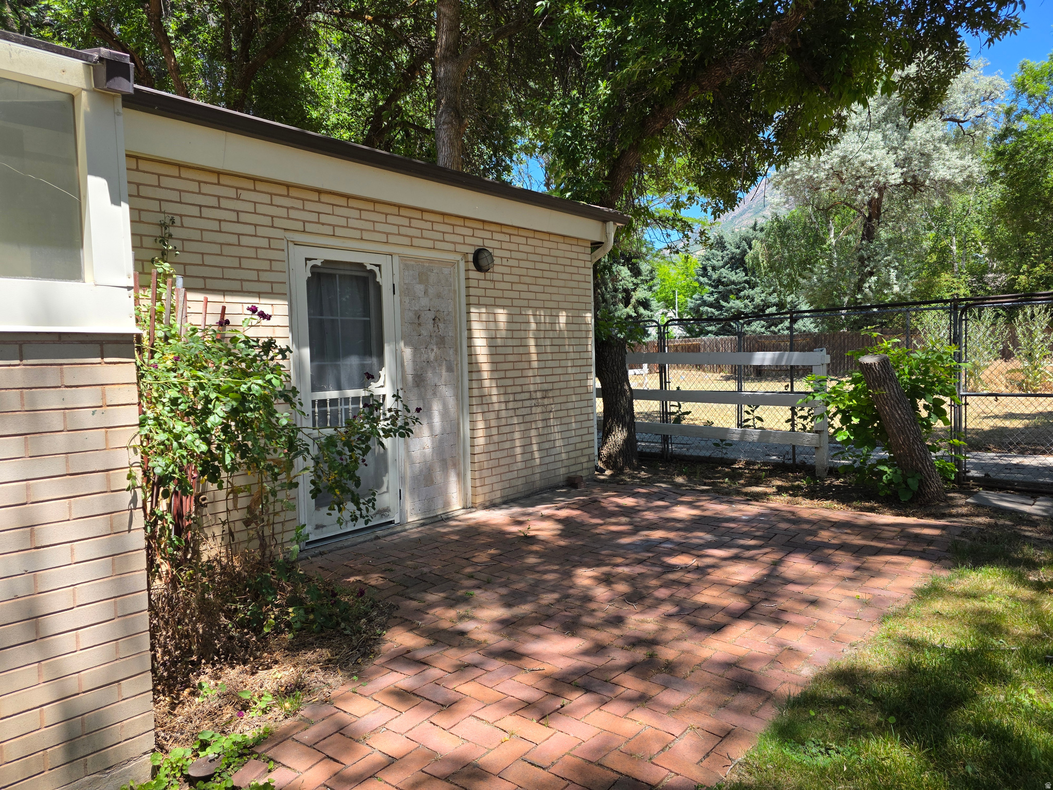 CHARLESTON PLACE - Residential