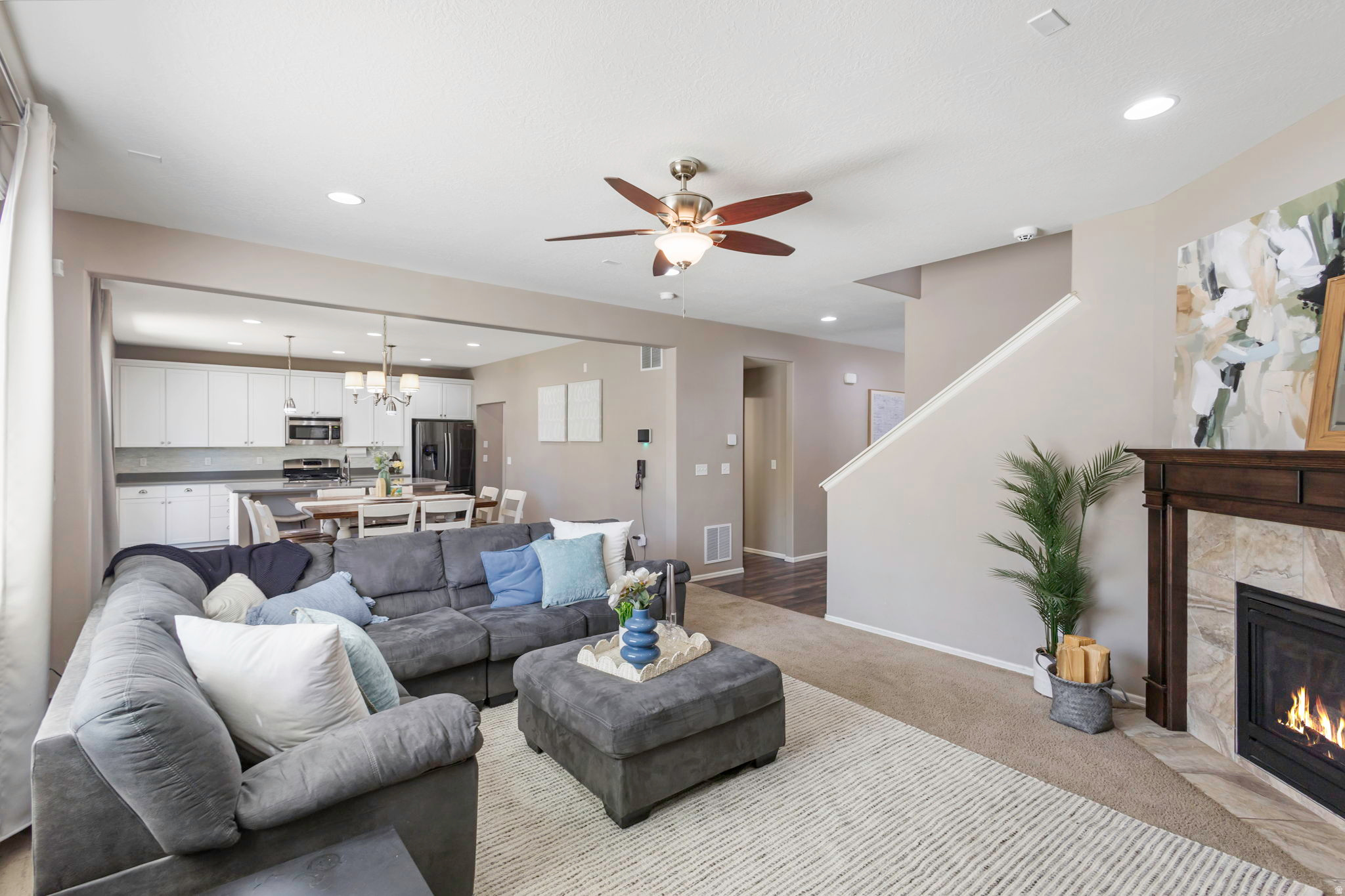GREY HAWK - Residential