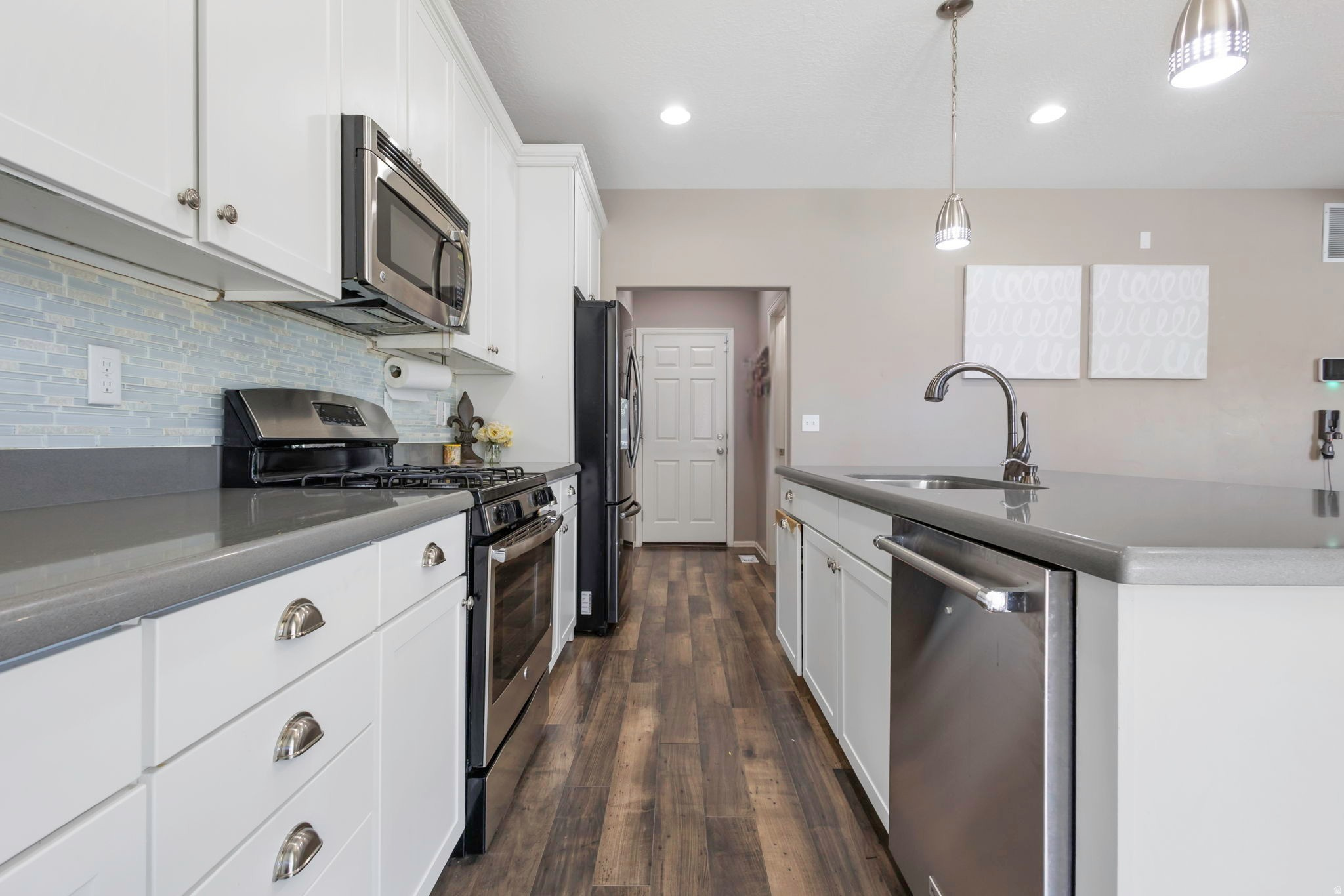 GREY HAWK - Residential