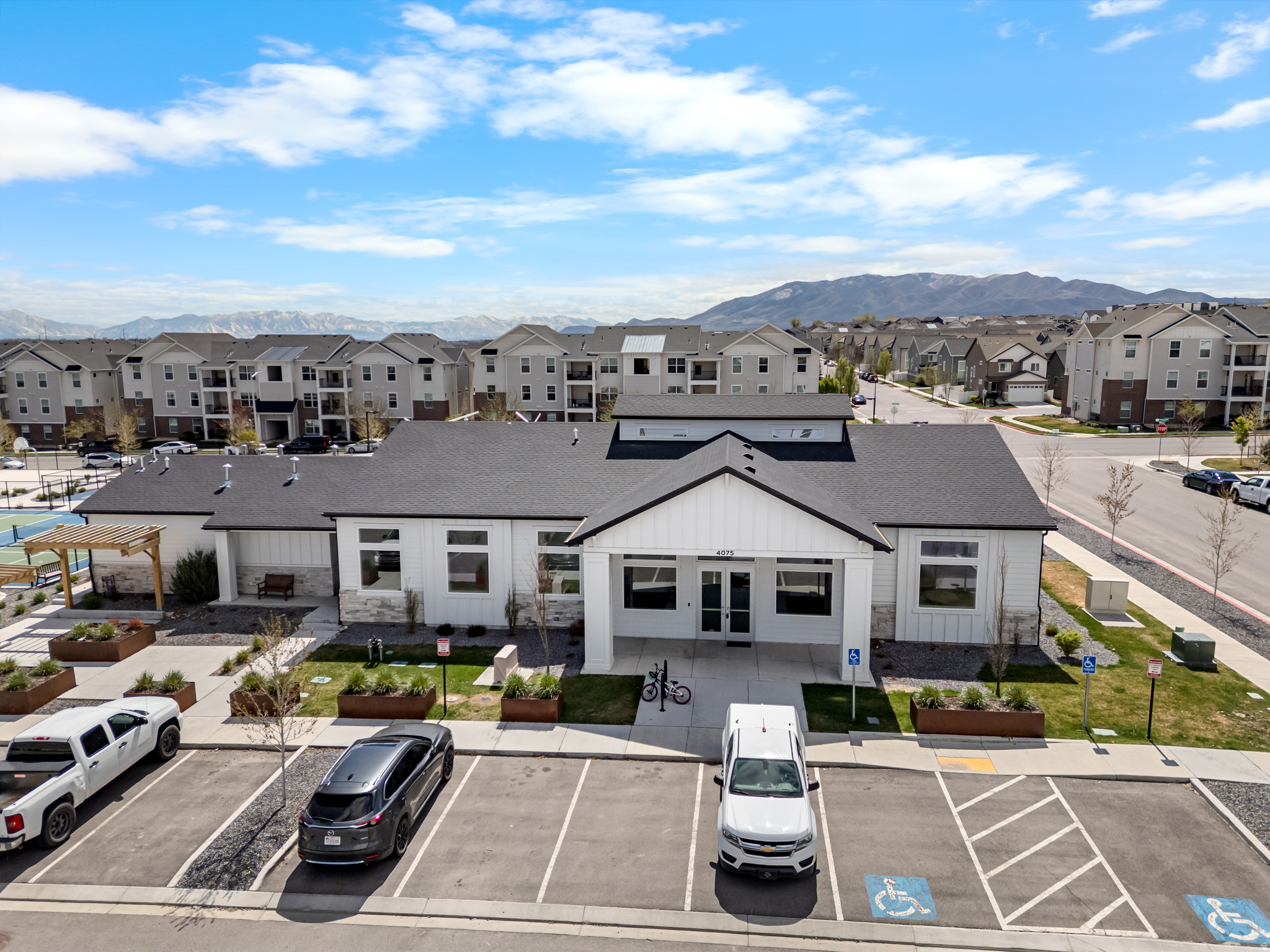WILLOW POINT - Residential