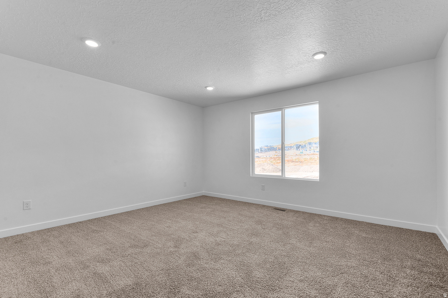 INVERNESS BY D.R. HORTON - Residential