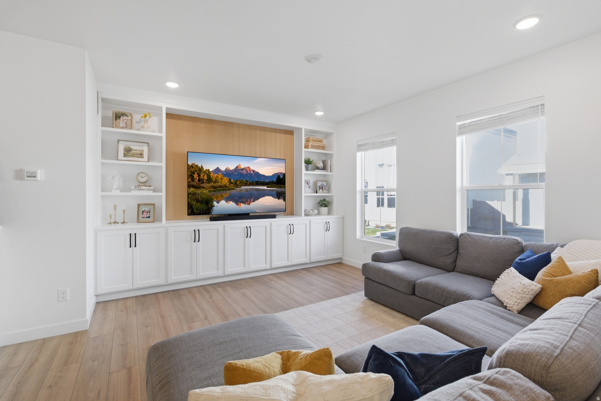 RIDGEVIEW - Residential